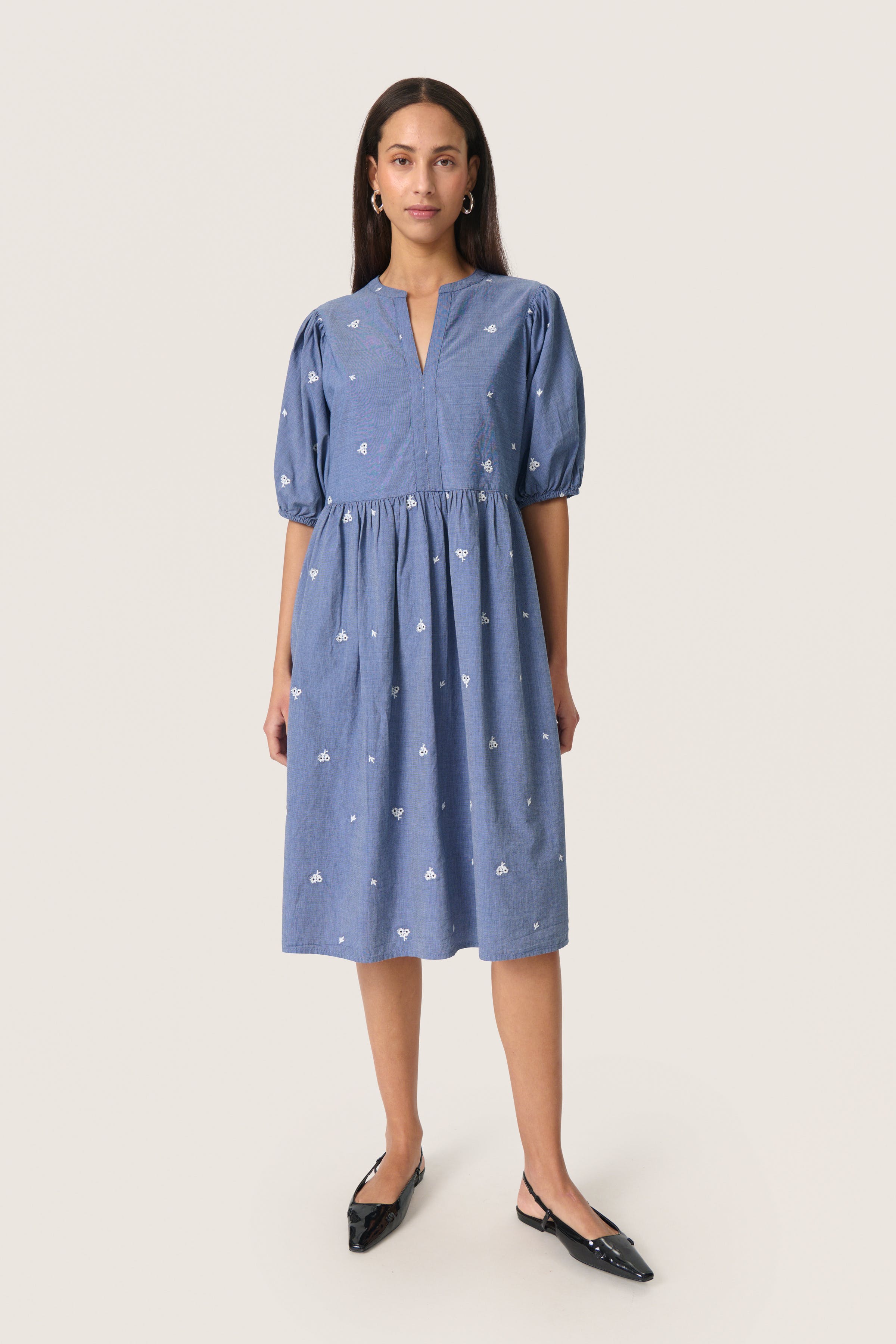 SLElly Klänning LOOKBOOK FRONT 30408247-301130