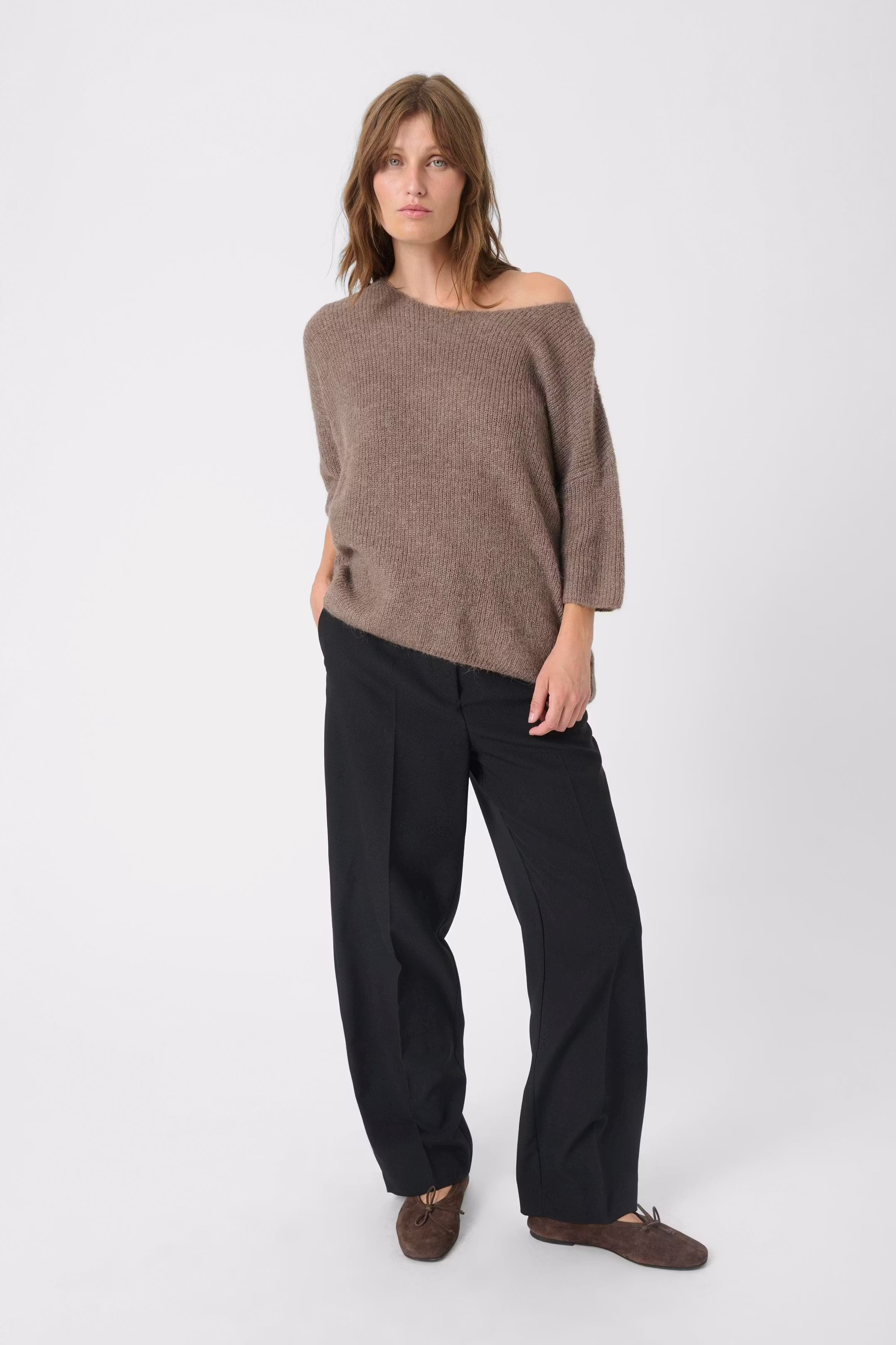 Tuesday Pullover LOOKBOOK FRONT 30400427-181112