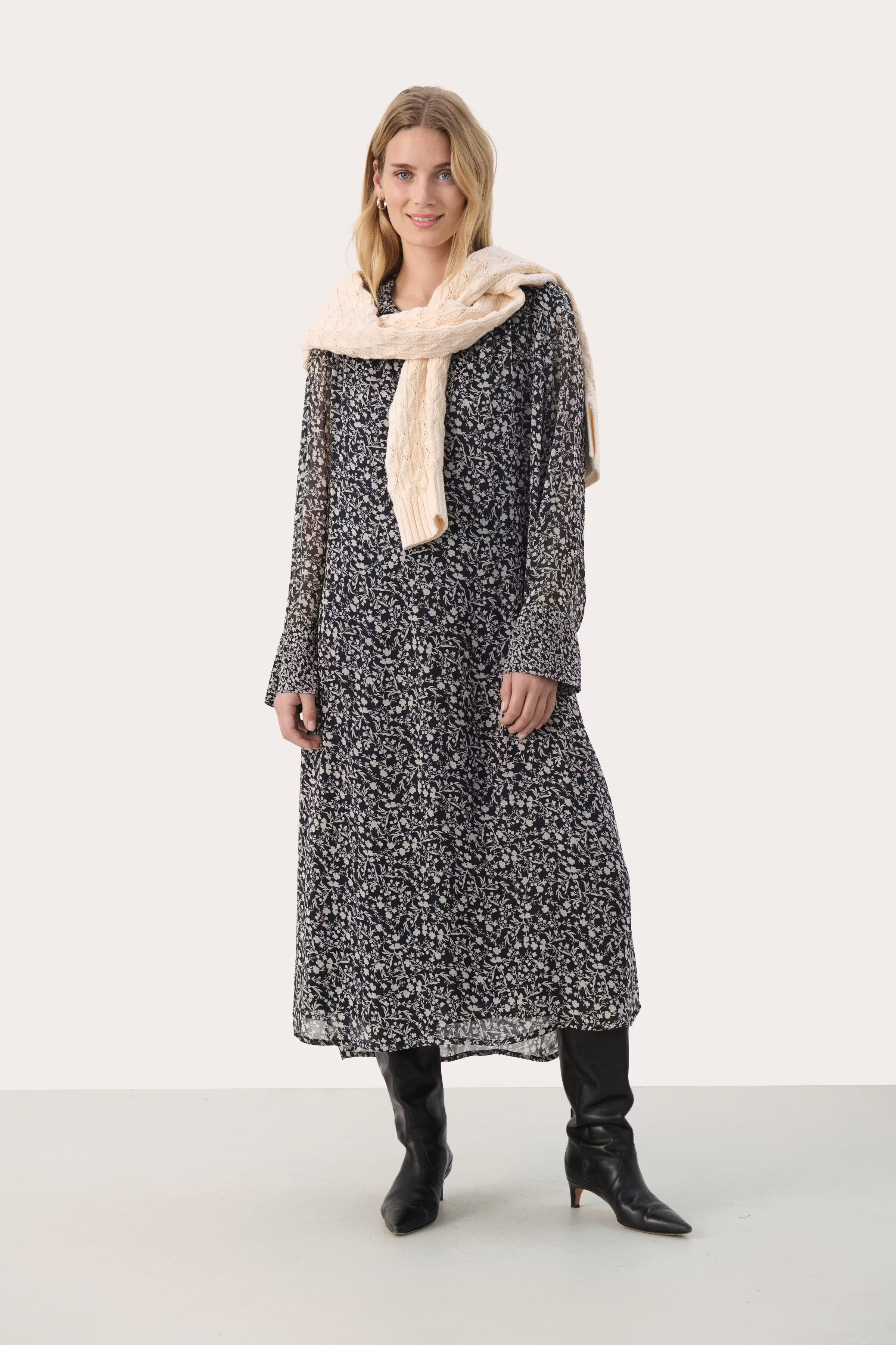 PriscilaPW Kjole LOOKBOOK BACK 30309257-303411