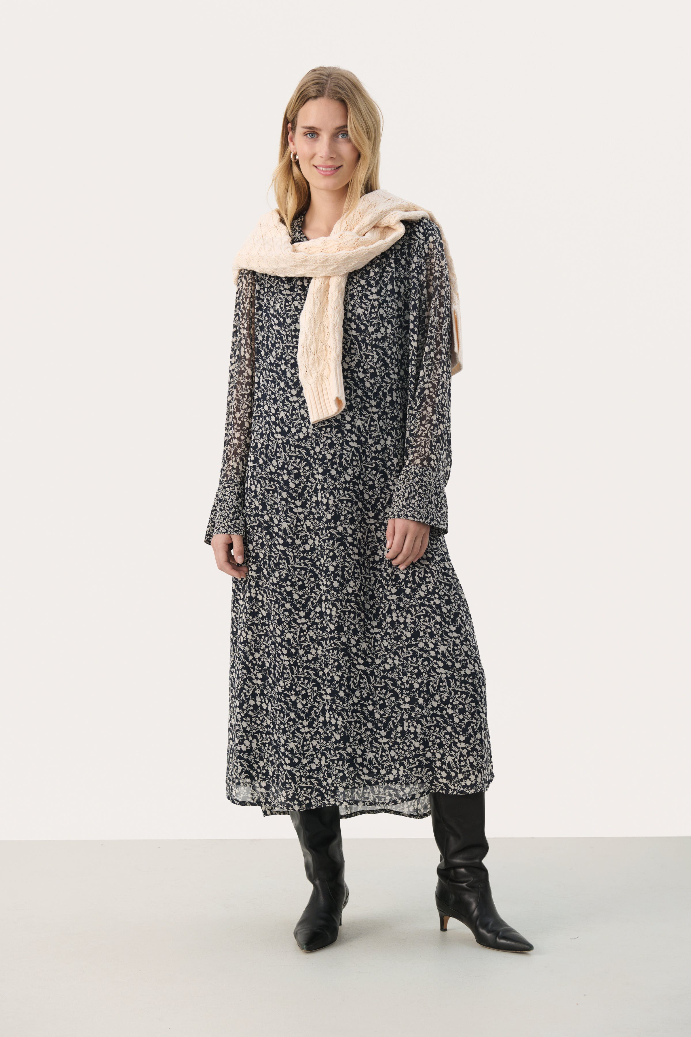 PriscilaPW Kjole LOOKBOOK BACK 30309257-303411