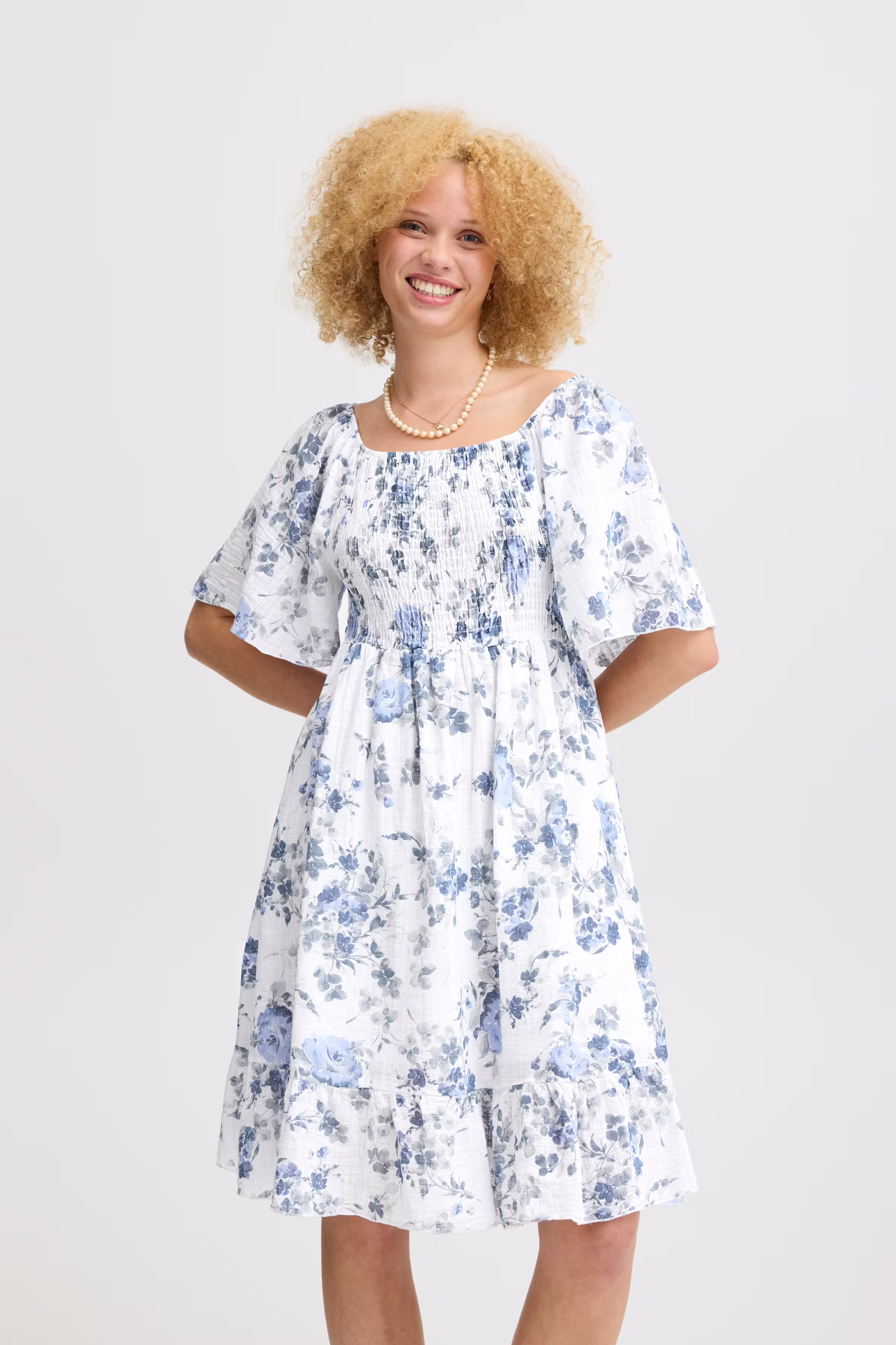 SBALEXA Kjole LOOKBOOK FRONT 22100680-110602