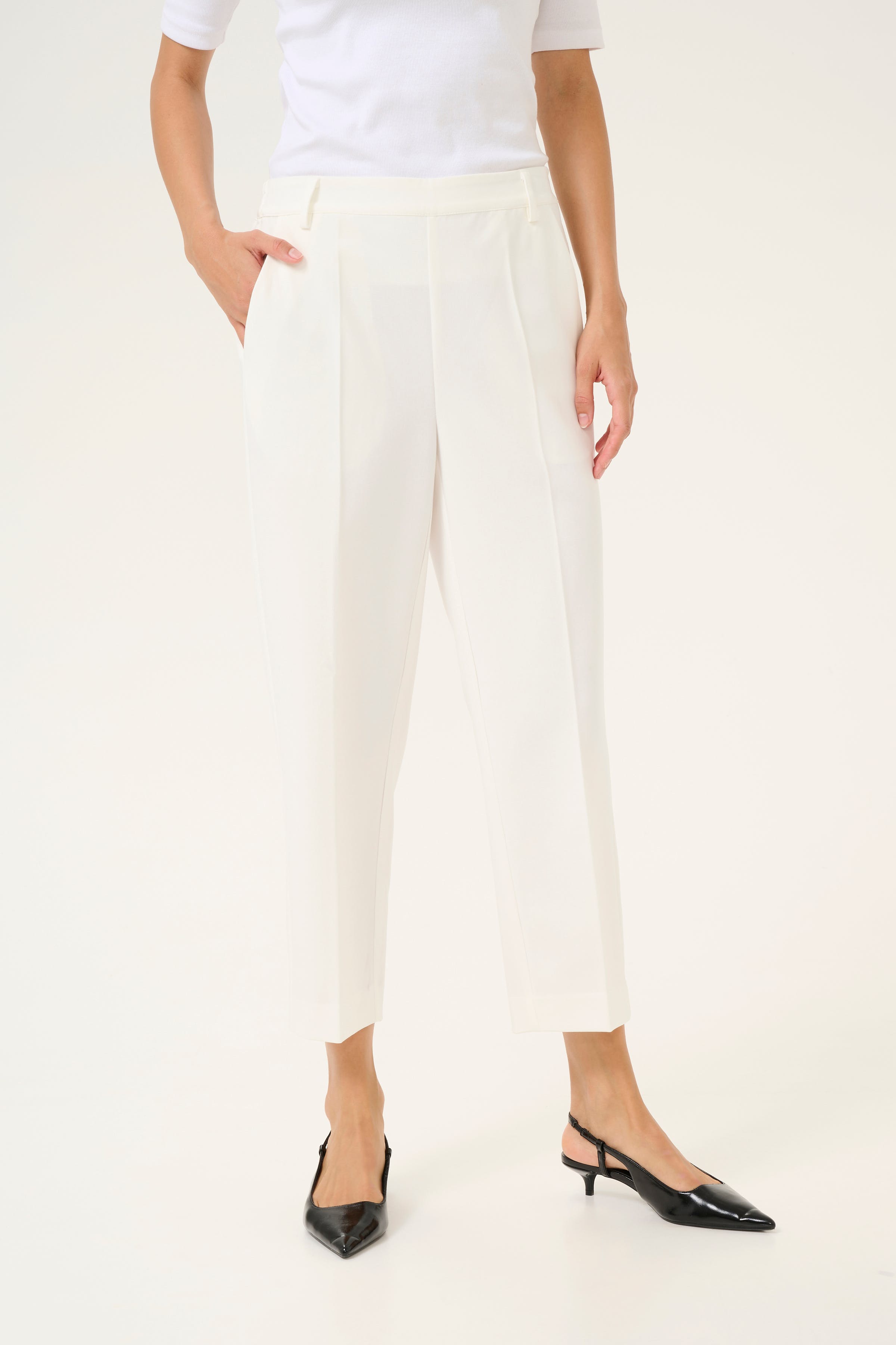 KAsakura Trousers LOOKBOOK FRONT 10506127-110602