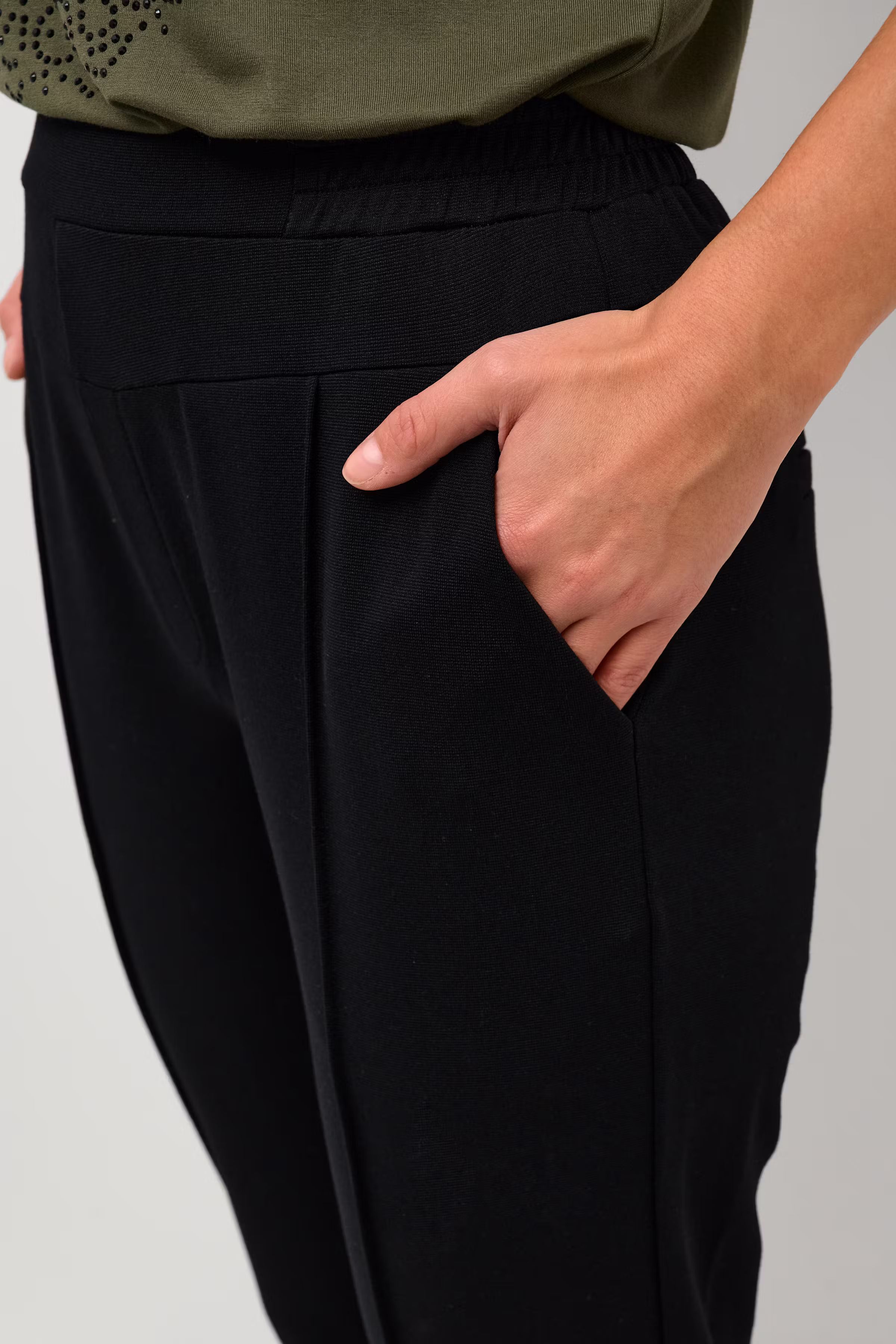 BPsimona Trousers LOOKBOOK DETAIL 10590412-100121B