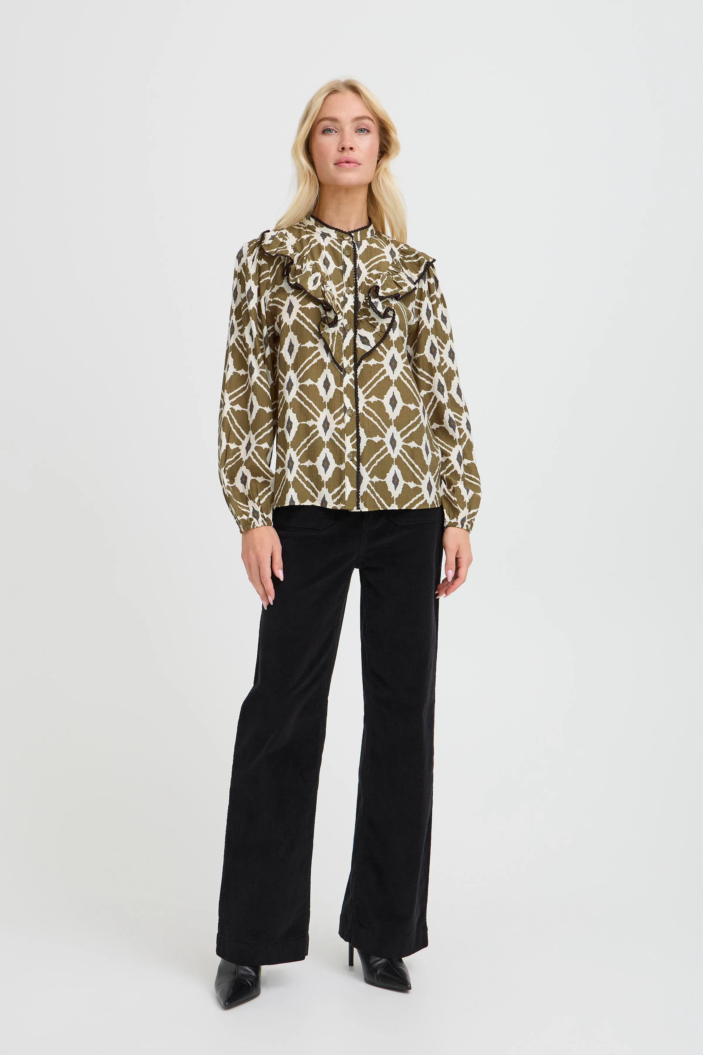 BYINABA Skjorte LOOKBOOK FRONT 20818167-900002207