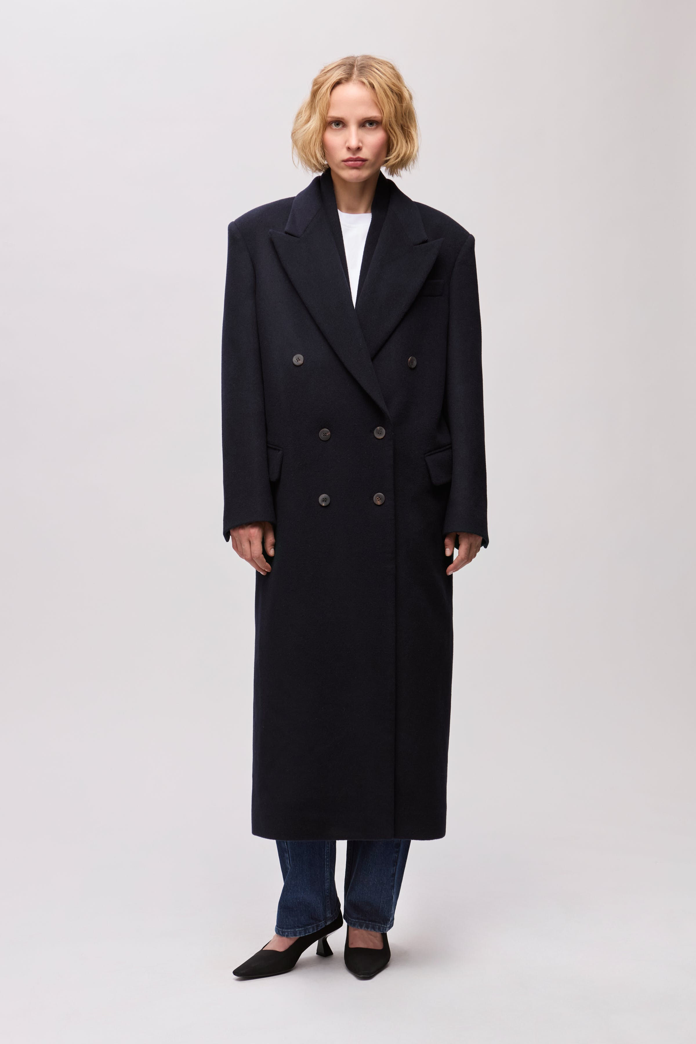IOCirce Coat LOOKBOOK FRONT 30600091-BL864