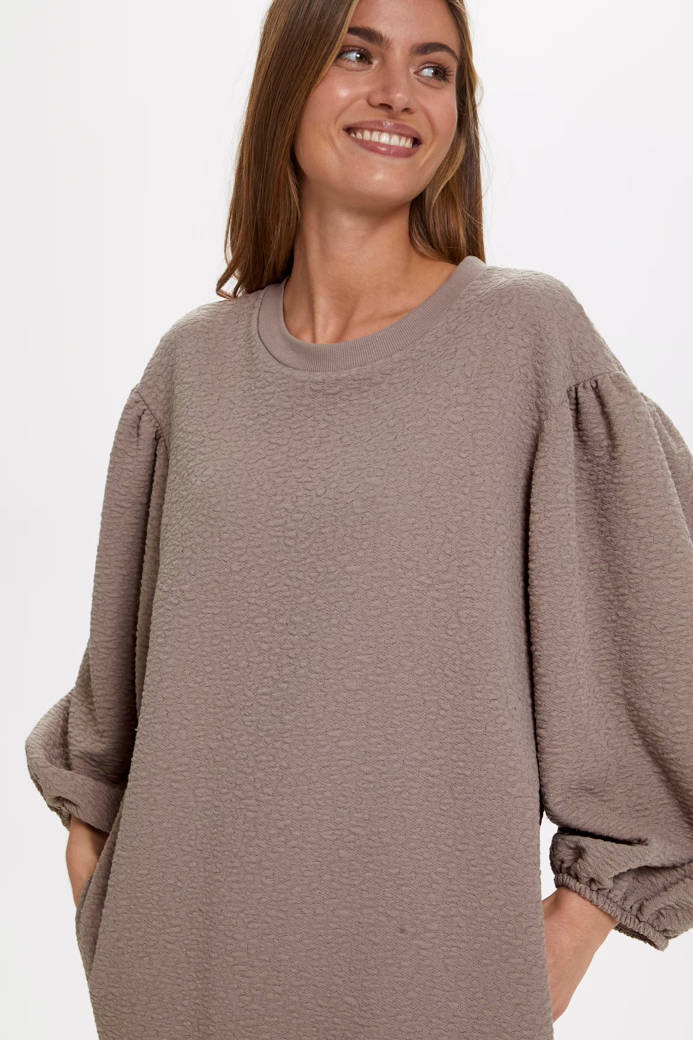 KadieSZ Dress

 LOOKBOOK DETAIL 30511698-181210