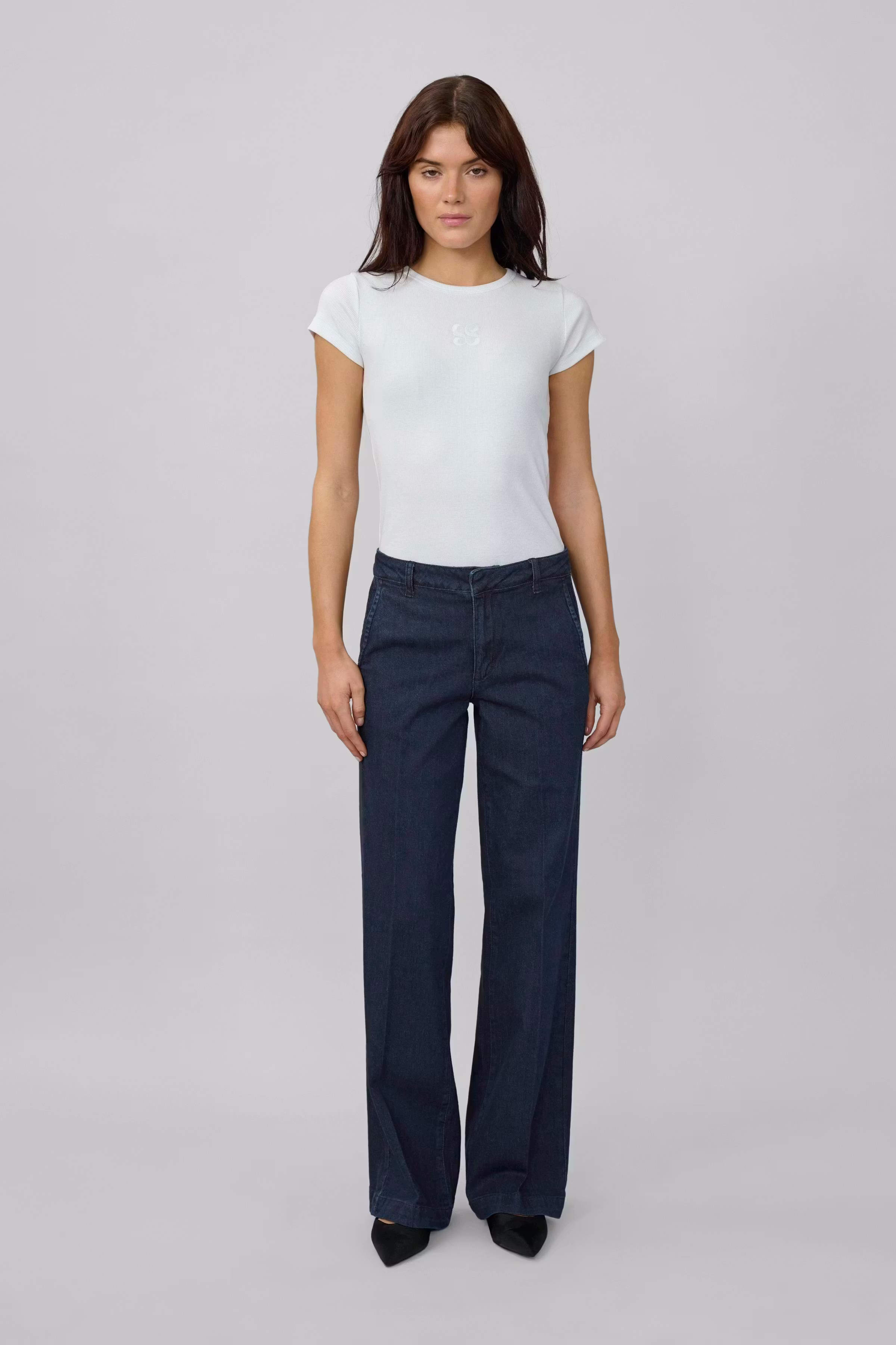30 THE LARA 115 PANT LOOKBOOK FRONT 10705210-100067