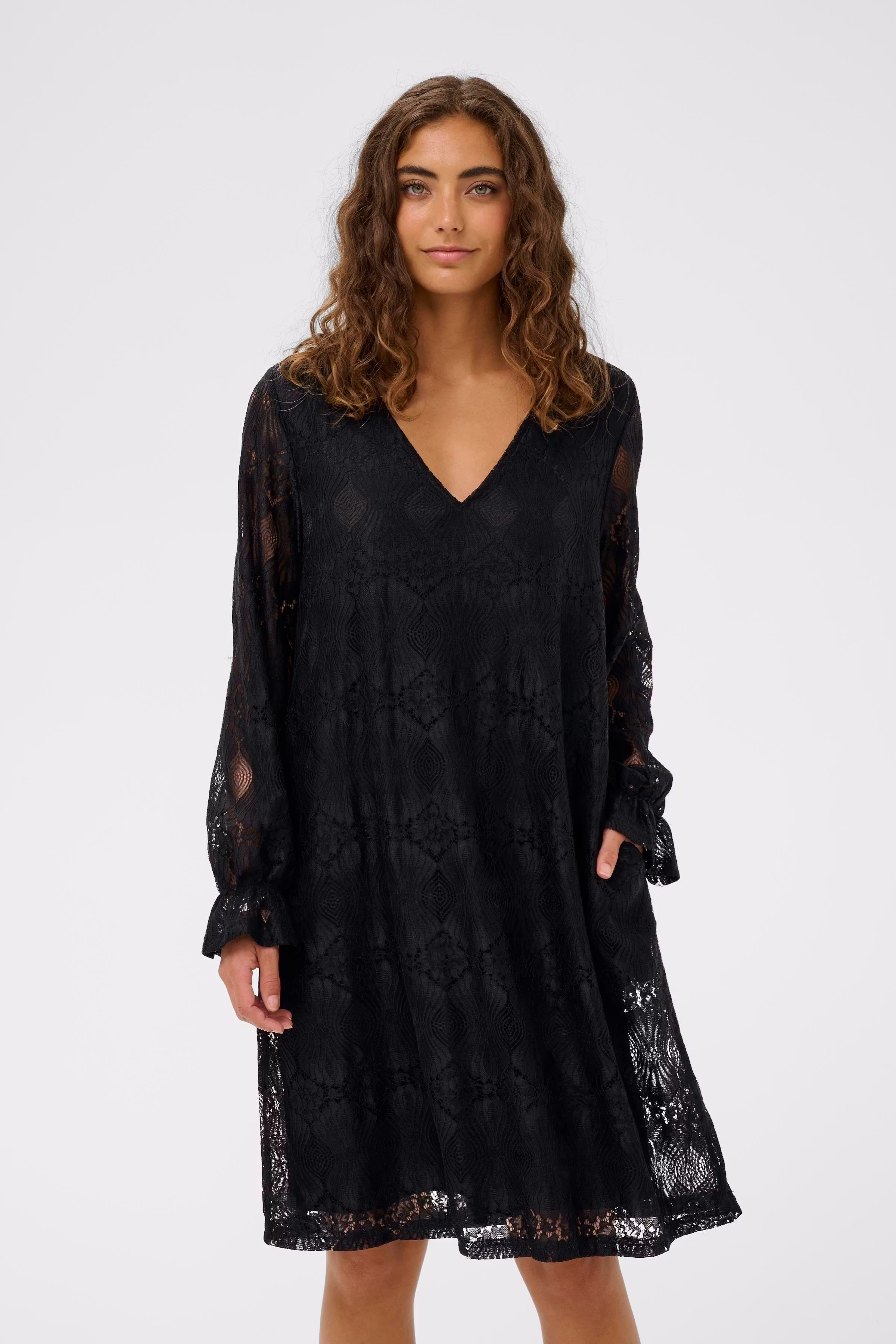 CUmilana Lace dress LOOKBOOK FRONT 50113208-500012