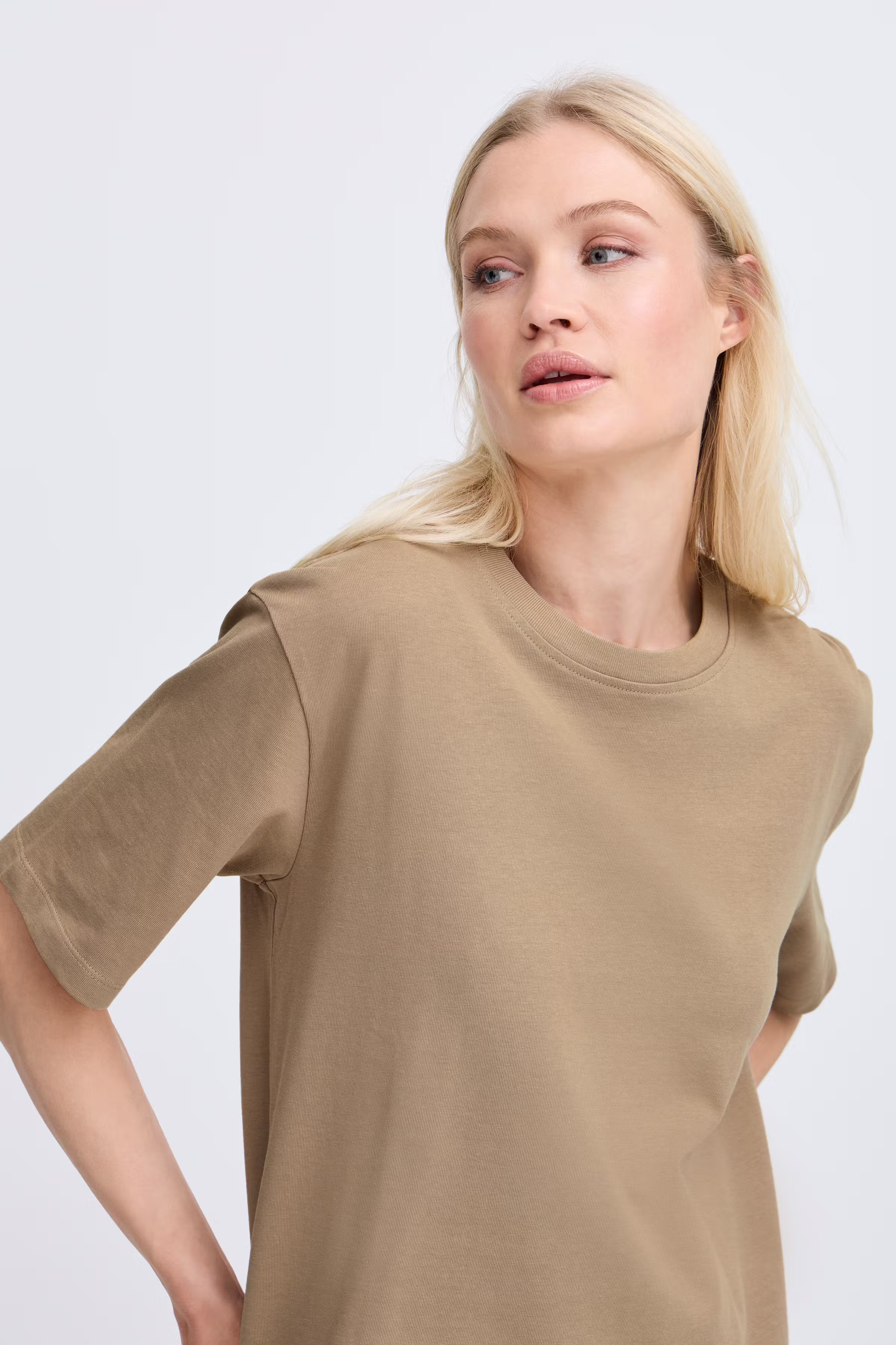 BYTROLLO T-shirt LOOKBOOK DETAIL 20814444-171109