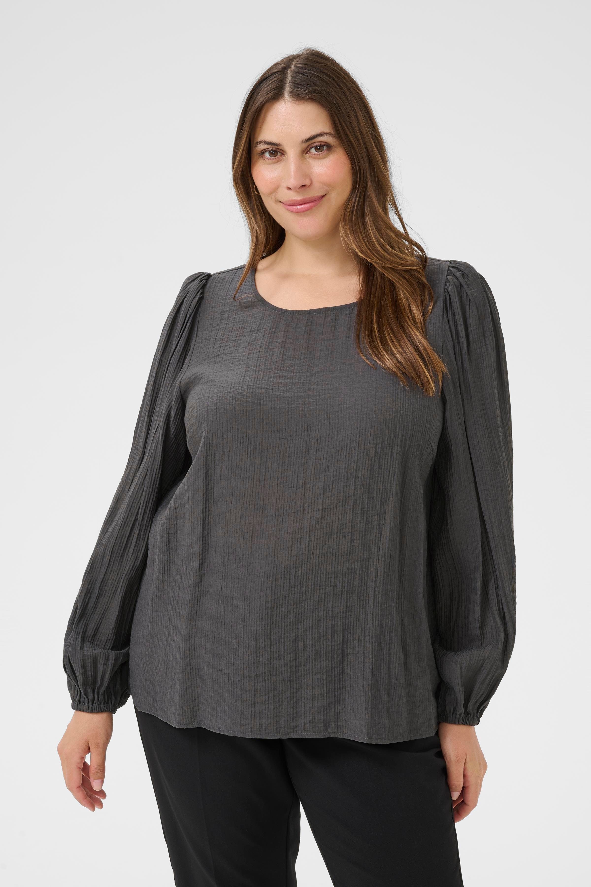 KCviva Bluse LOOKBOOK FRONT 10583705-190205