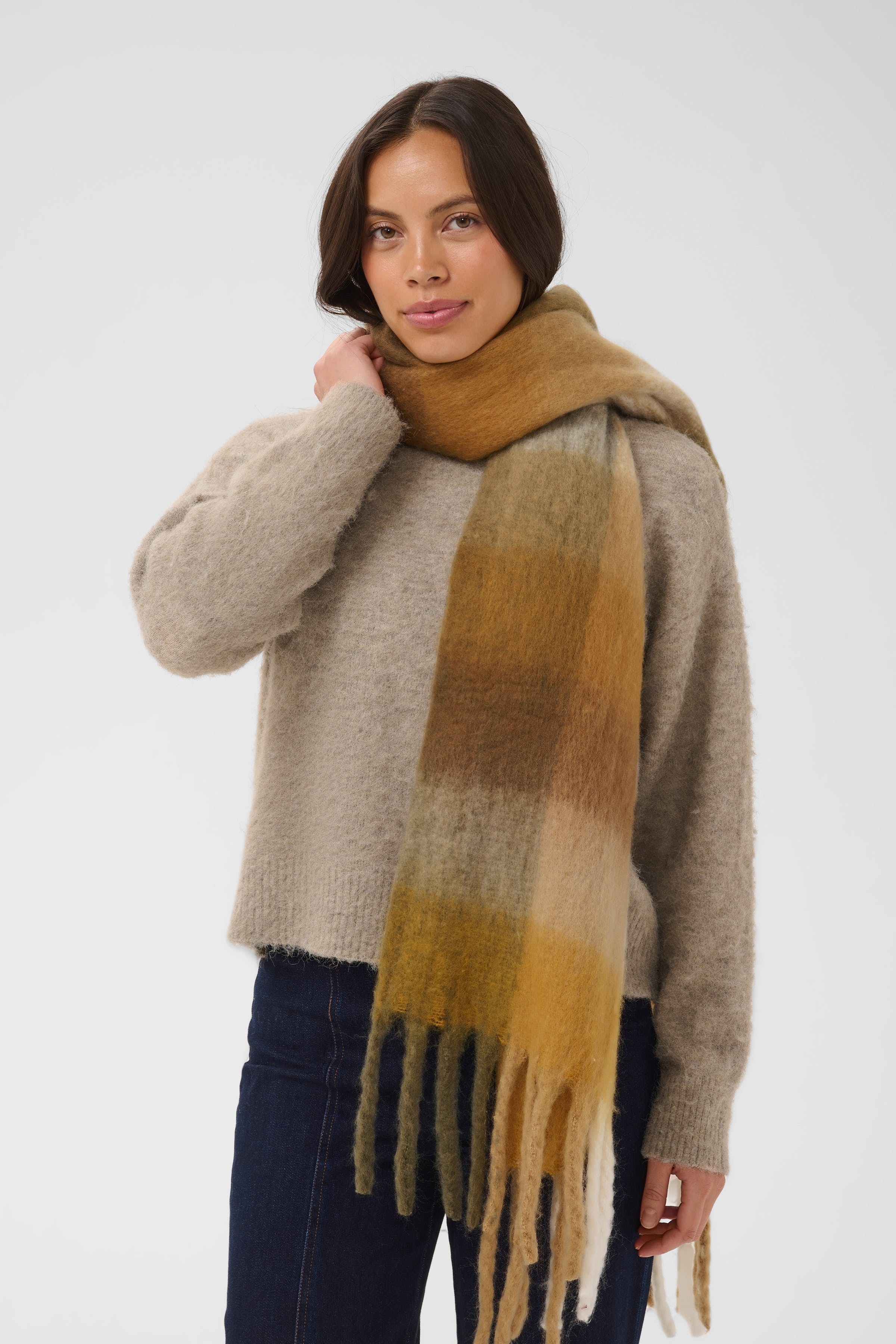 FalbertaSZ Skjerf LOOKBOOK FRONT 30513171-305044