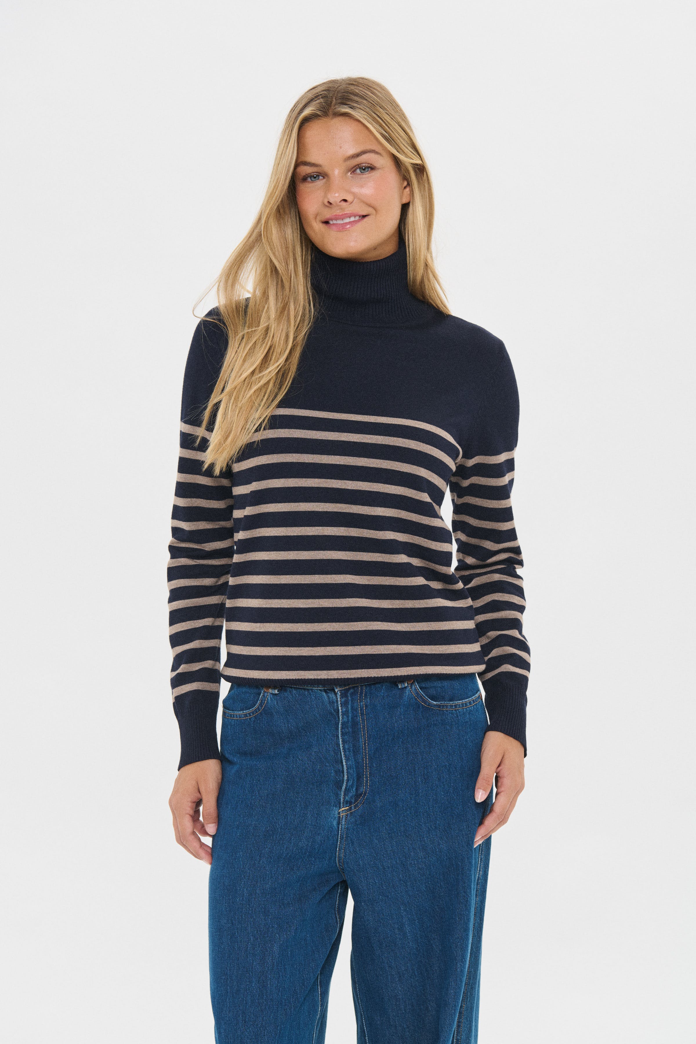 MilaSZ Pullover LOOKBOOK FRONT 30513772-304471