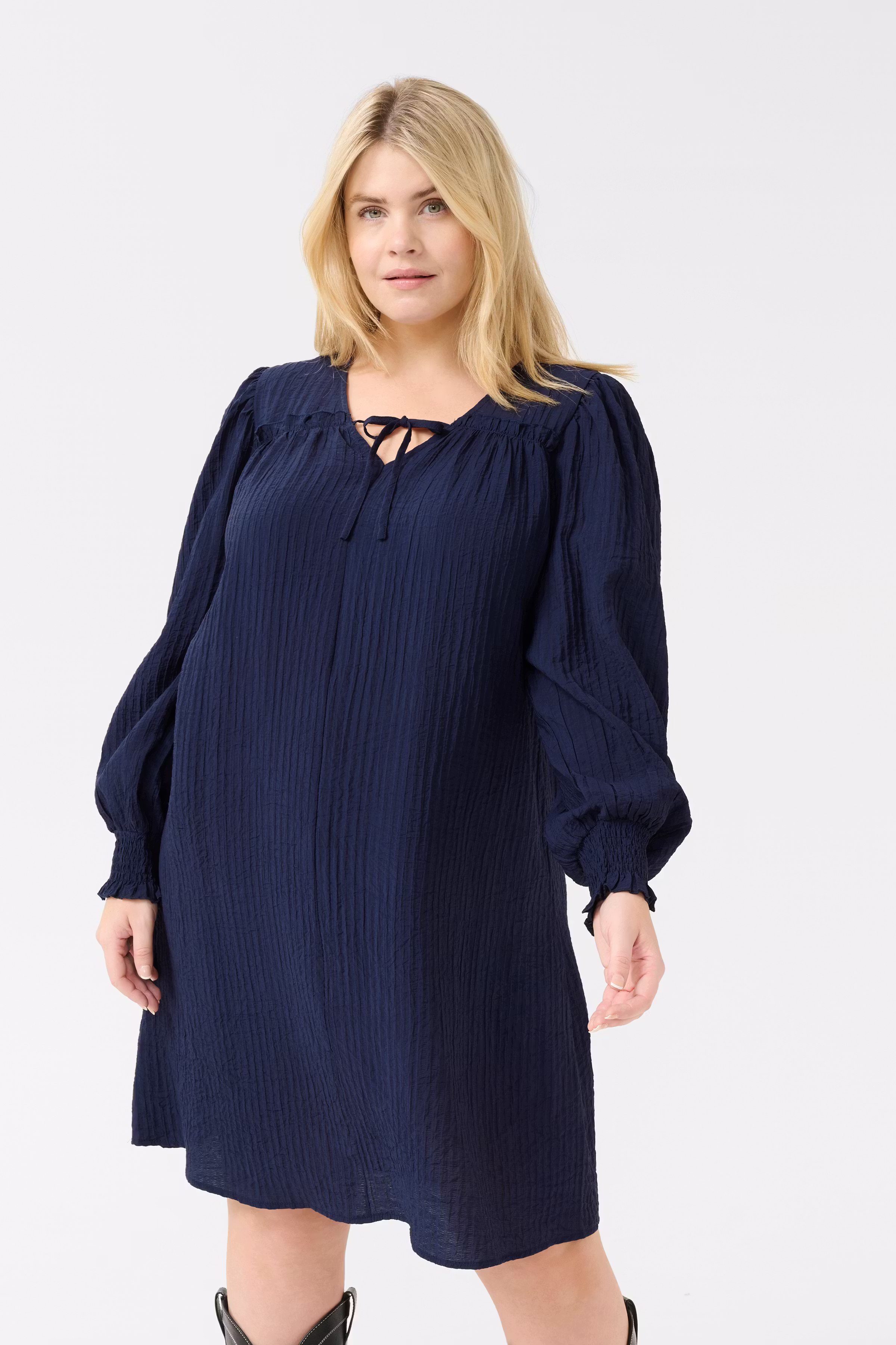 KClinna Kjole LOOKBOOK FRONT 10582871-194020