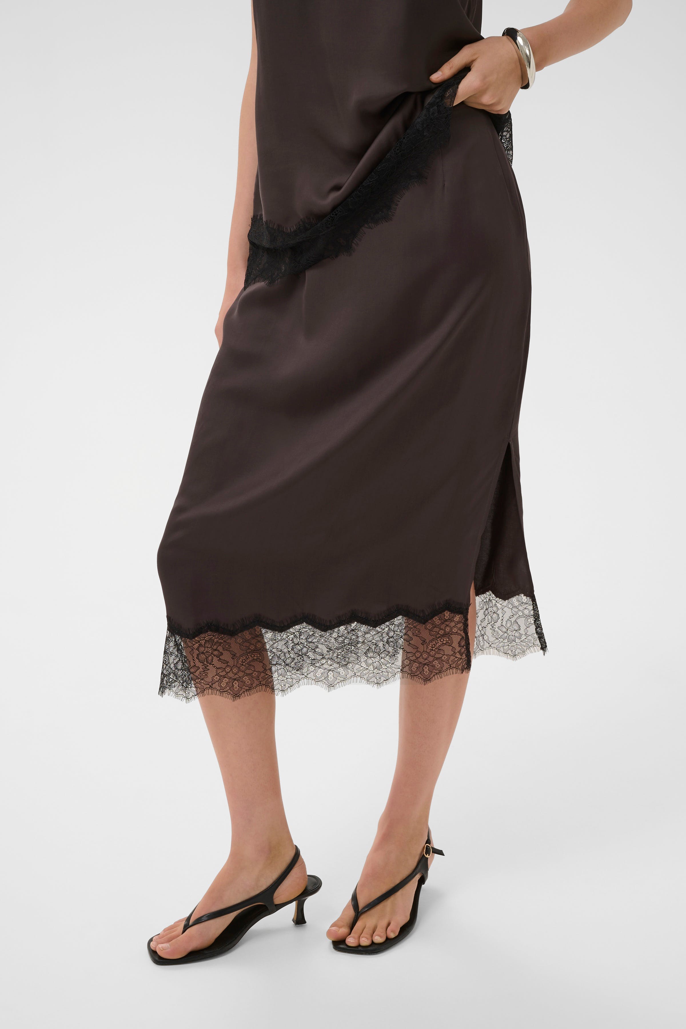 BallaIW Skirt LOOKBOOK FRONT 30111276-191101