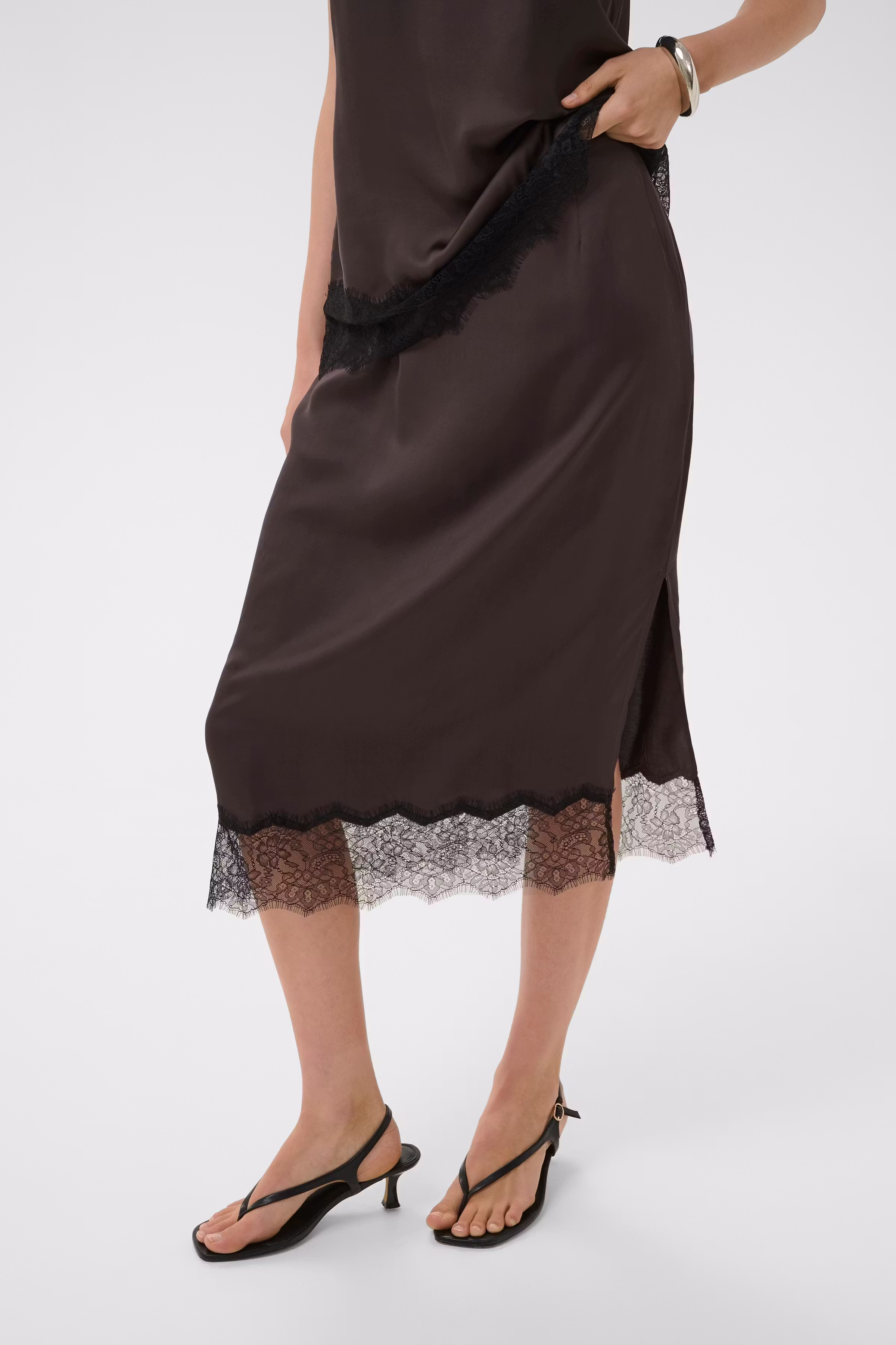 BallaIW Skirt LOOKBOOK FRONT 30111276-191101