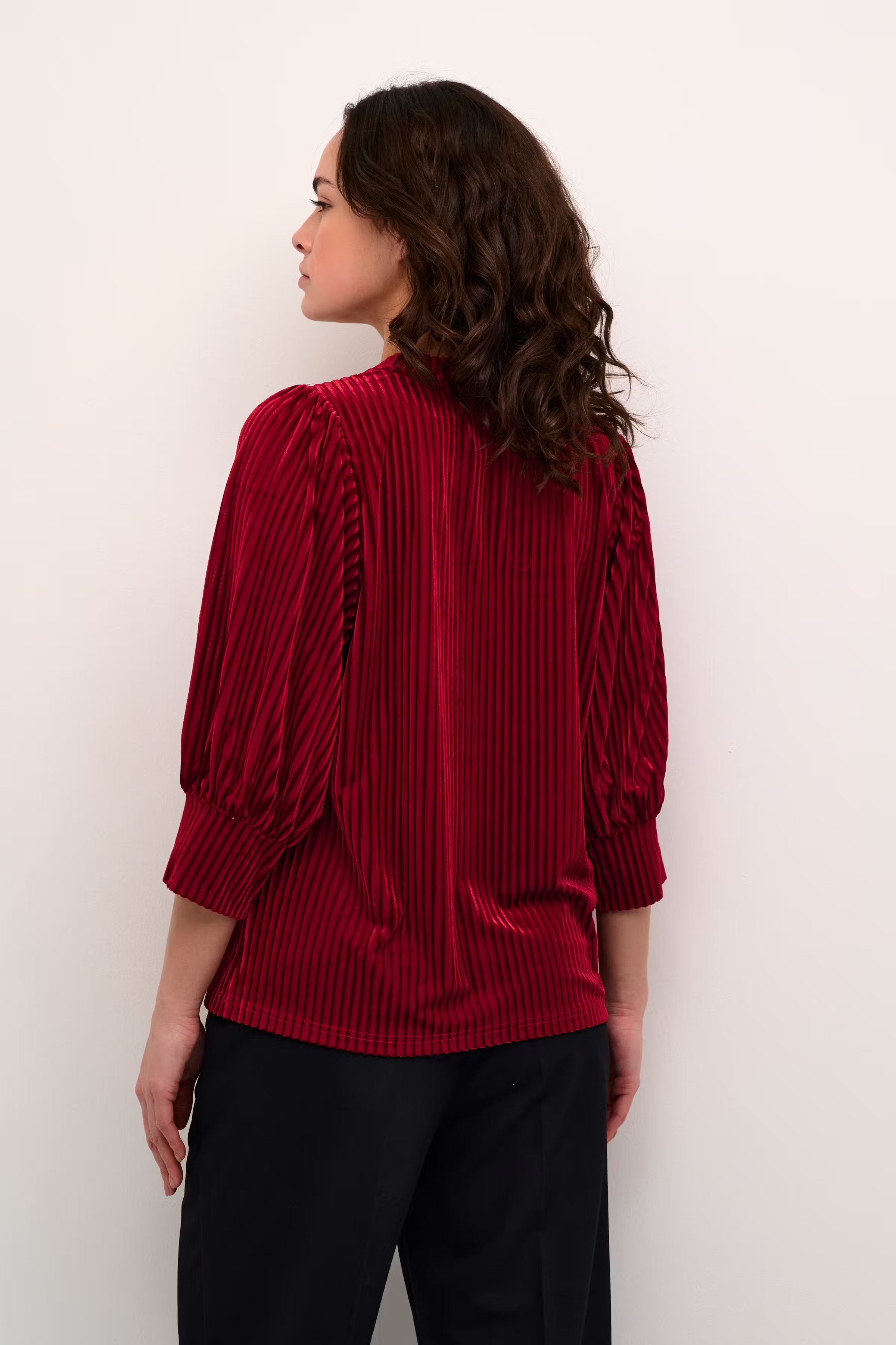 KAcaca Velourbluse LOOKBOOK BACK 10503887-106907