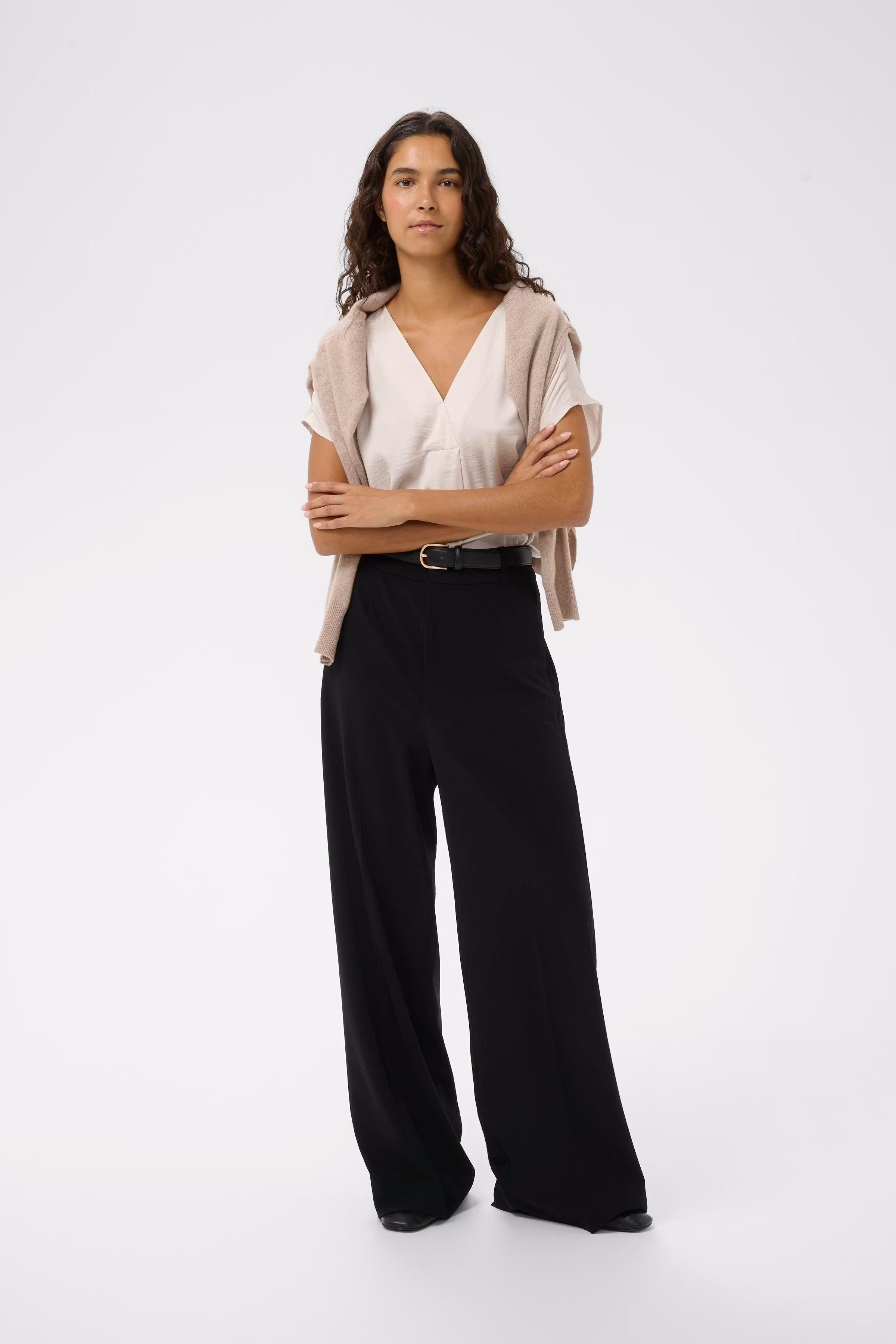 RindaIW Top LOOKBOOK FRONT 30105188-10053