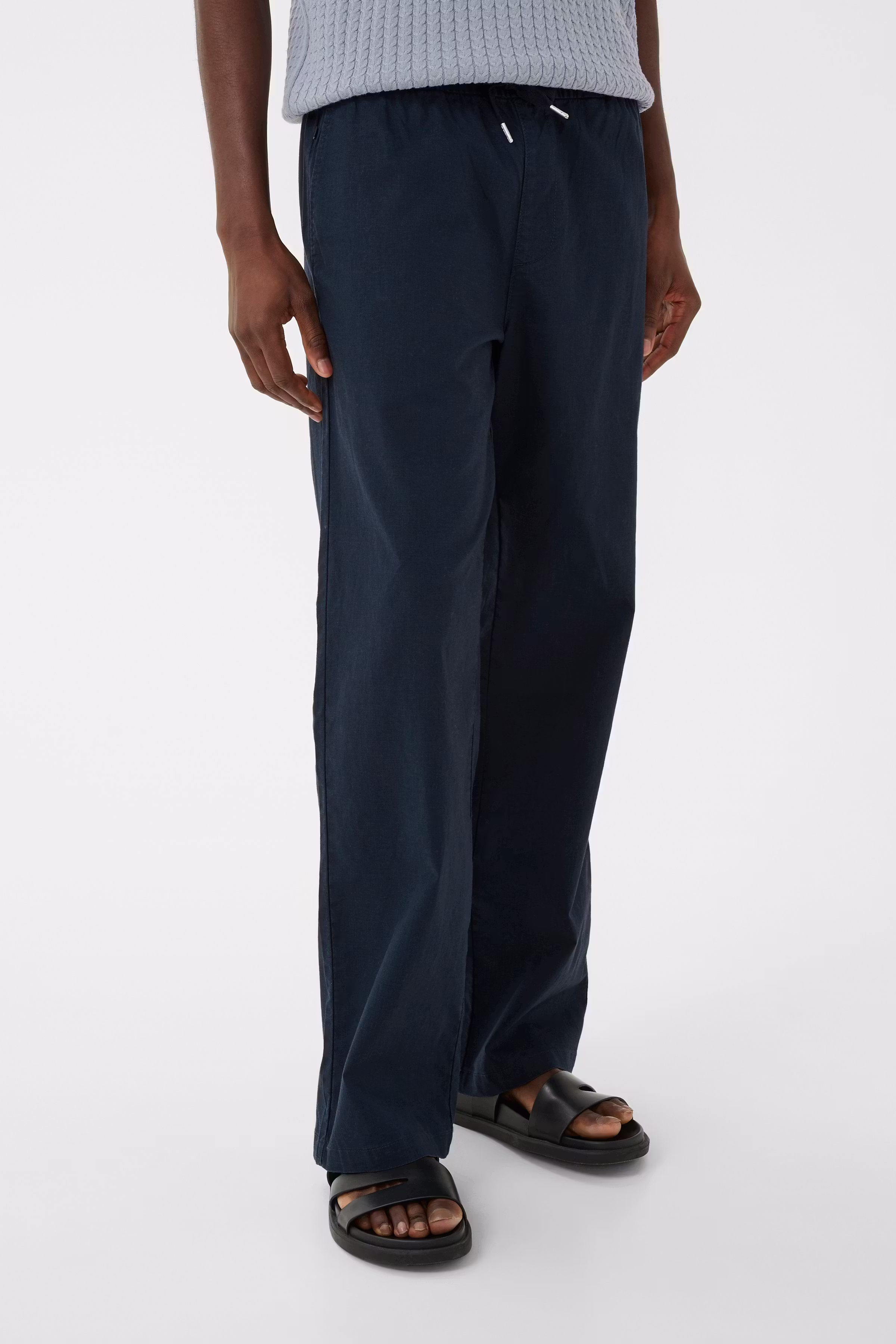 MABarton Wide Bukser LOOKBOOK FRONT 30208435-194011