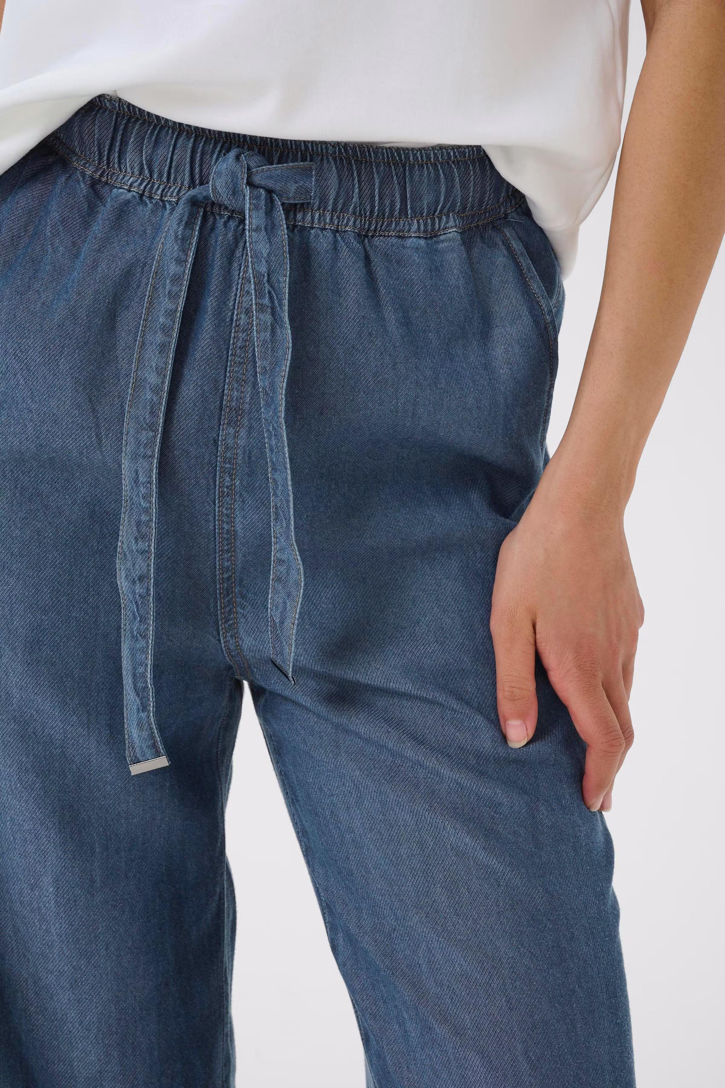 PhilipaIW Trousers LOOKBOOK DETAIL 30109178-301979