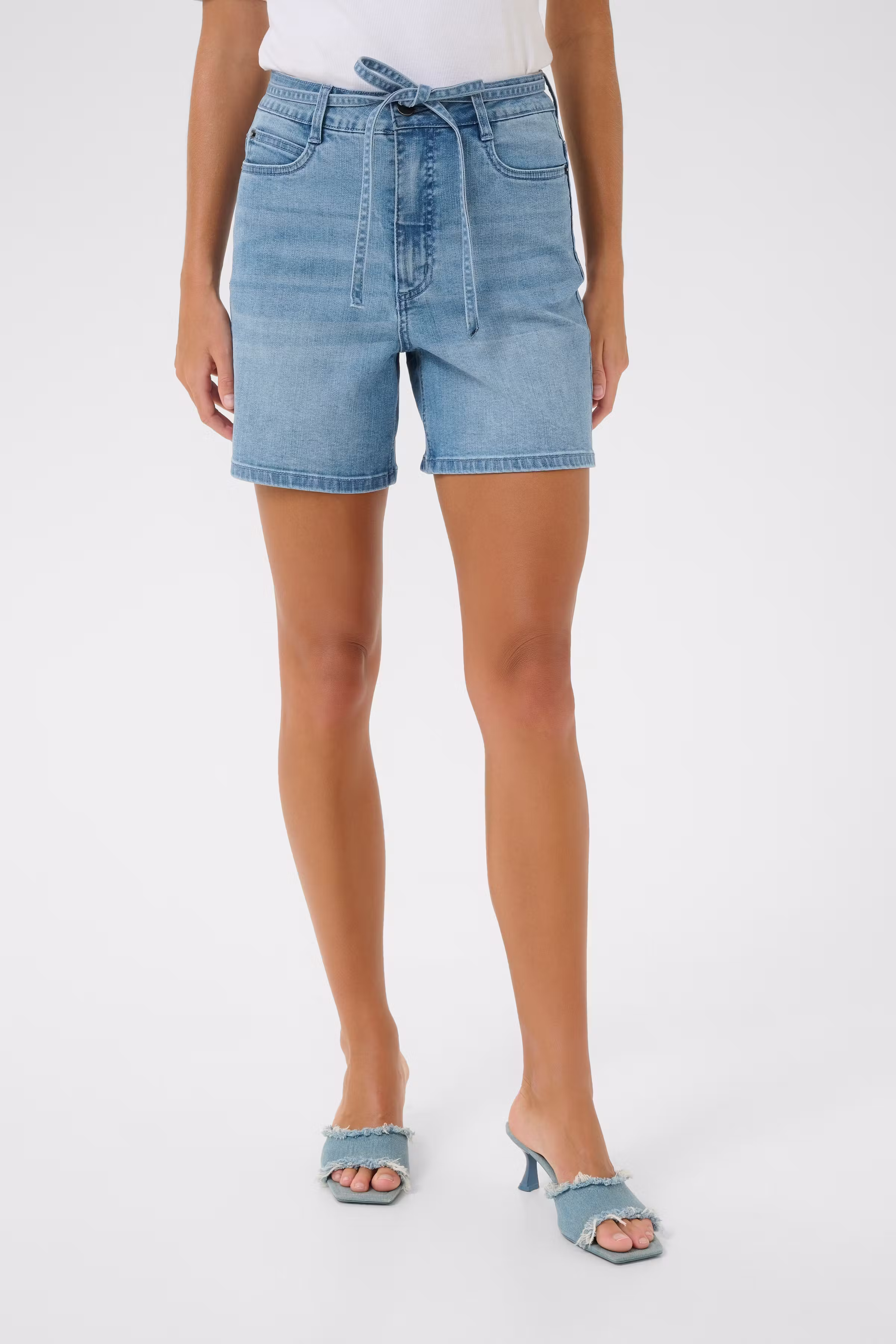 KAsarah Denim Shorts LOOKBOOK FRONT 10510390-108113