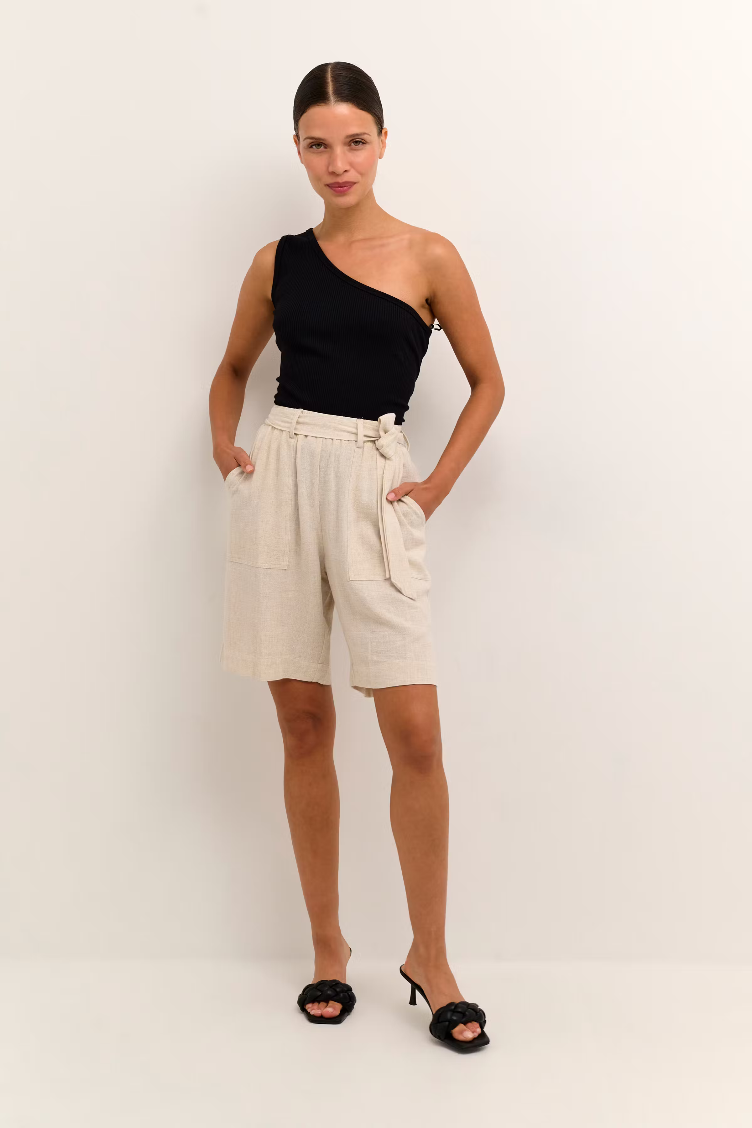 KAliny Shorts LOOKBOOK BACK 10505493-101296