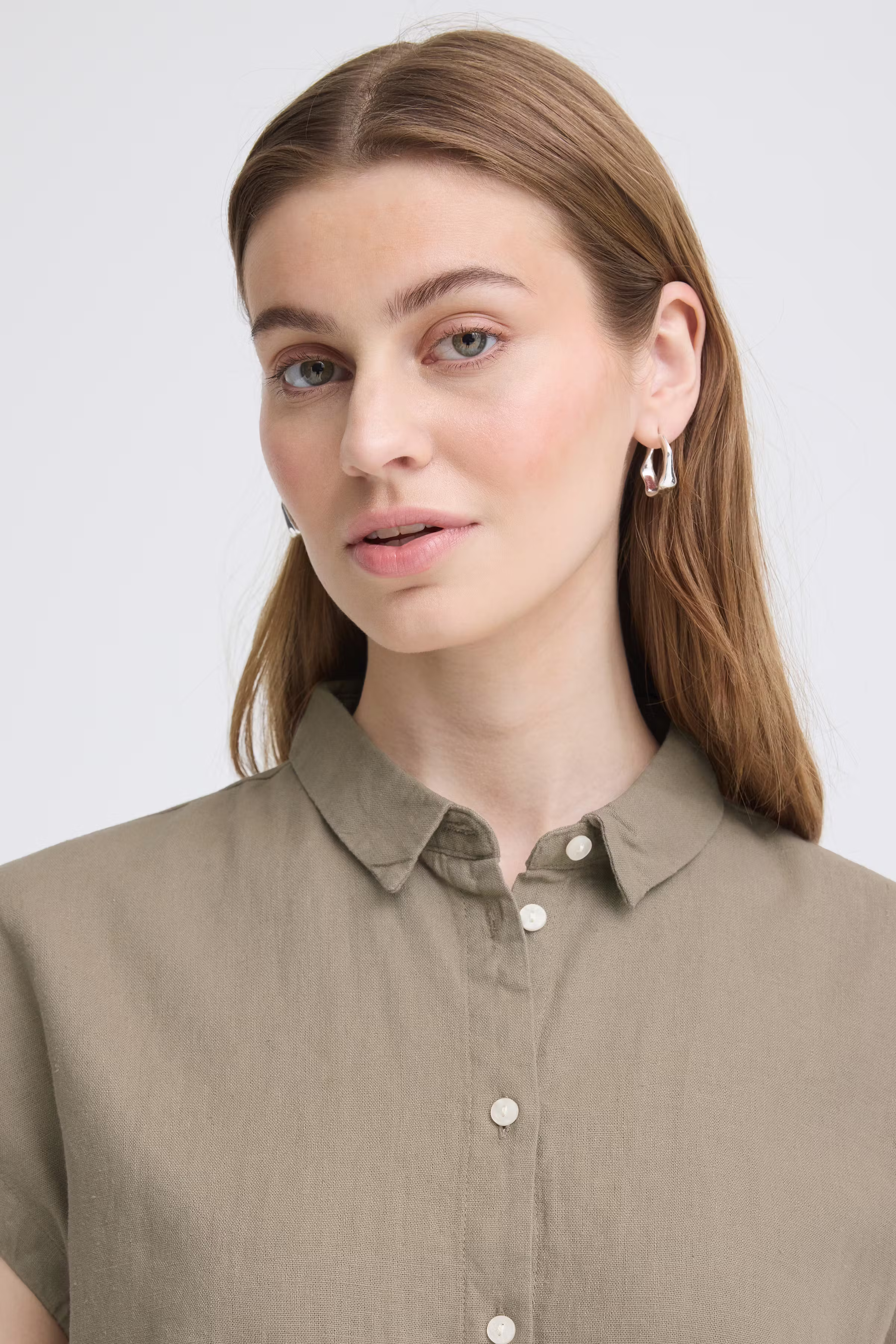 IHLINNO Kortermet bluse LOOKBOOK DETAIL 20122922-171310