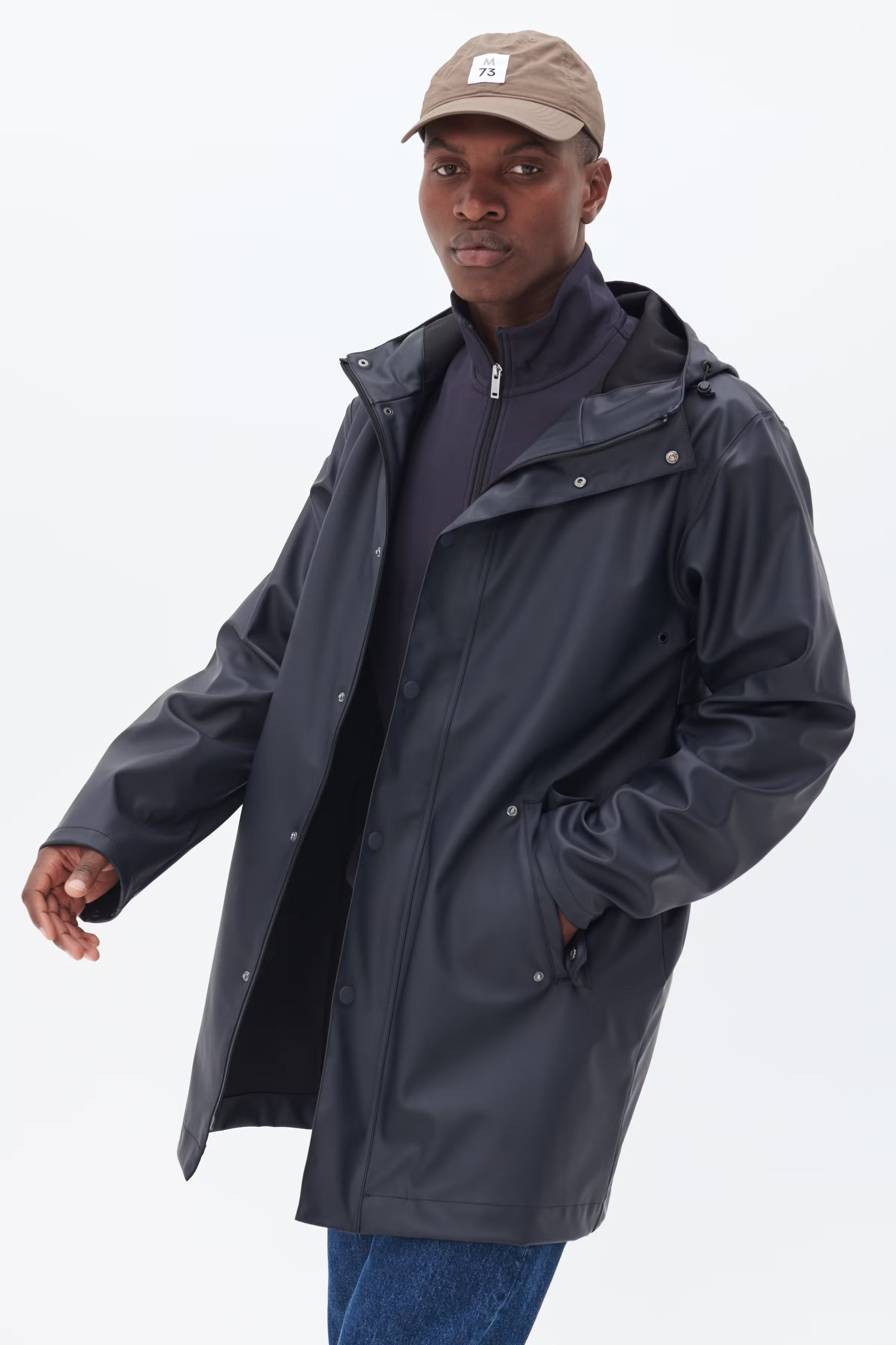 MARainy Mantel LOOKBOOK FRONT 30207744-194011