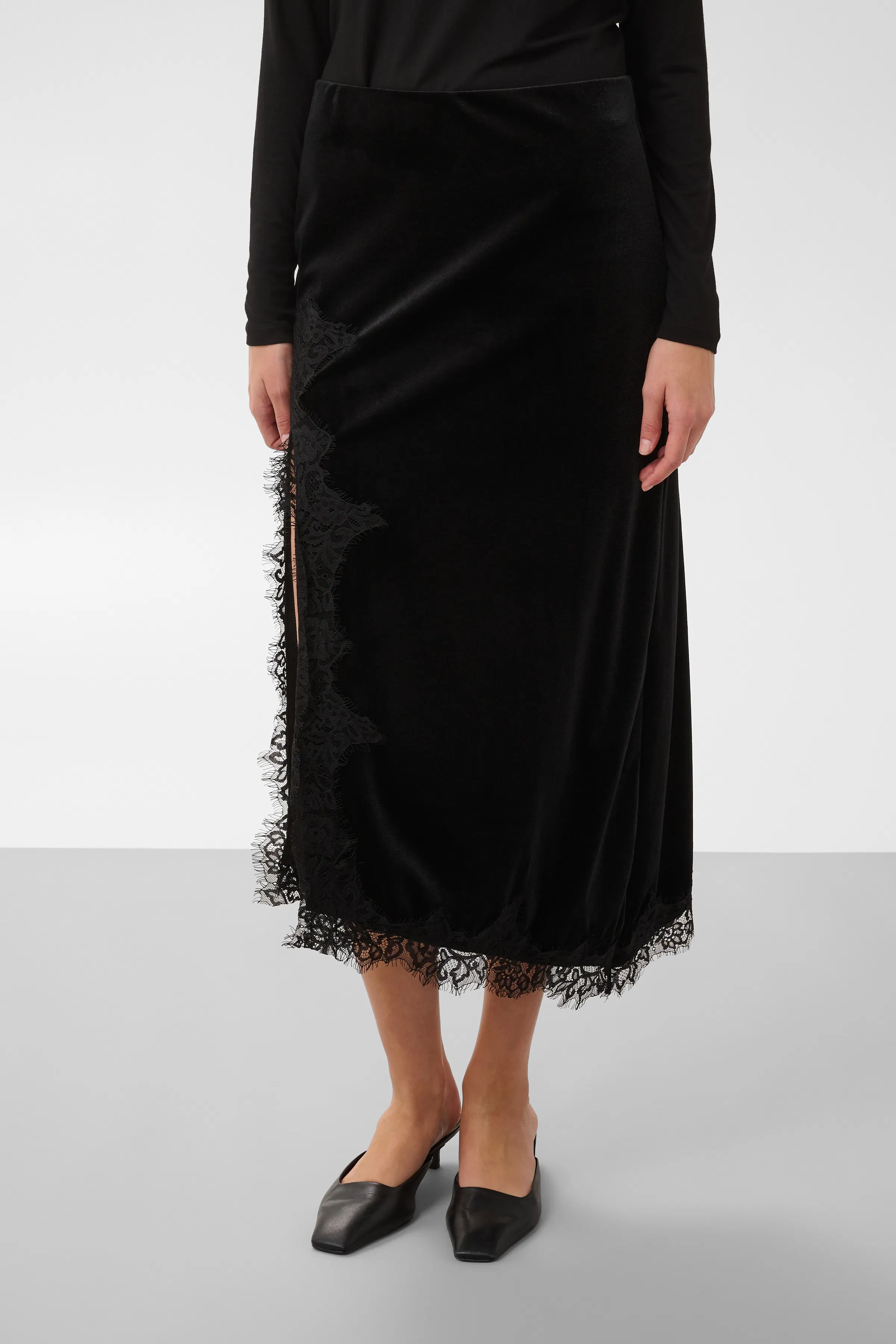 SLVelera Rok LOOKBOOK FRONT 30409708-194008