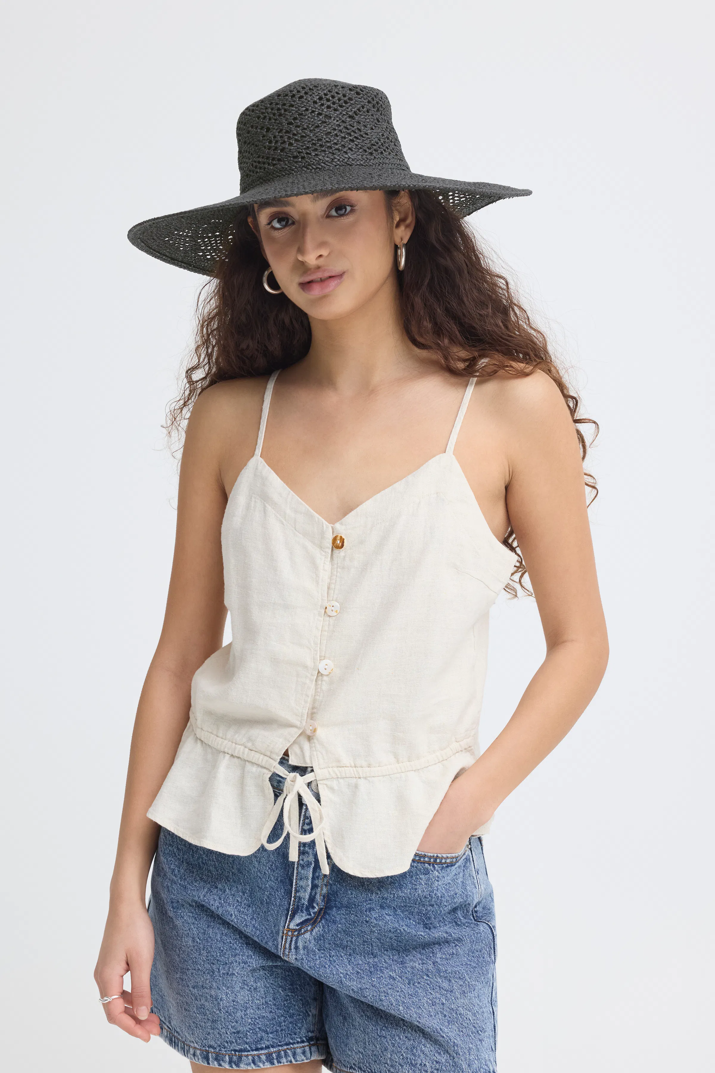 IAMAGGIE Hatt LOOKBOOK FRONT 20125735-194008
