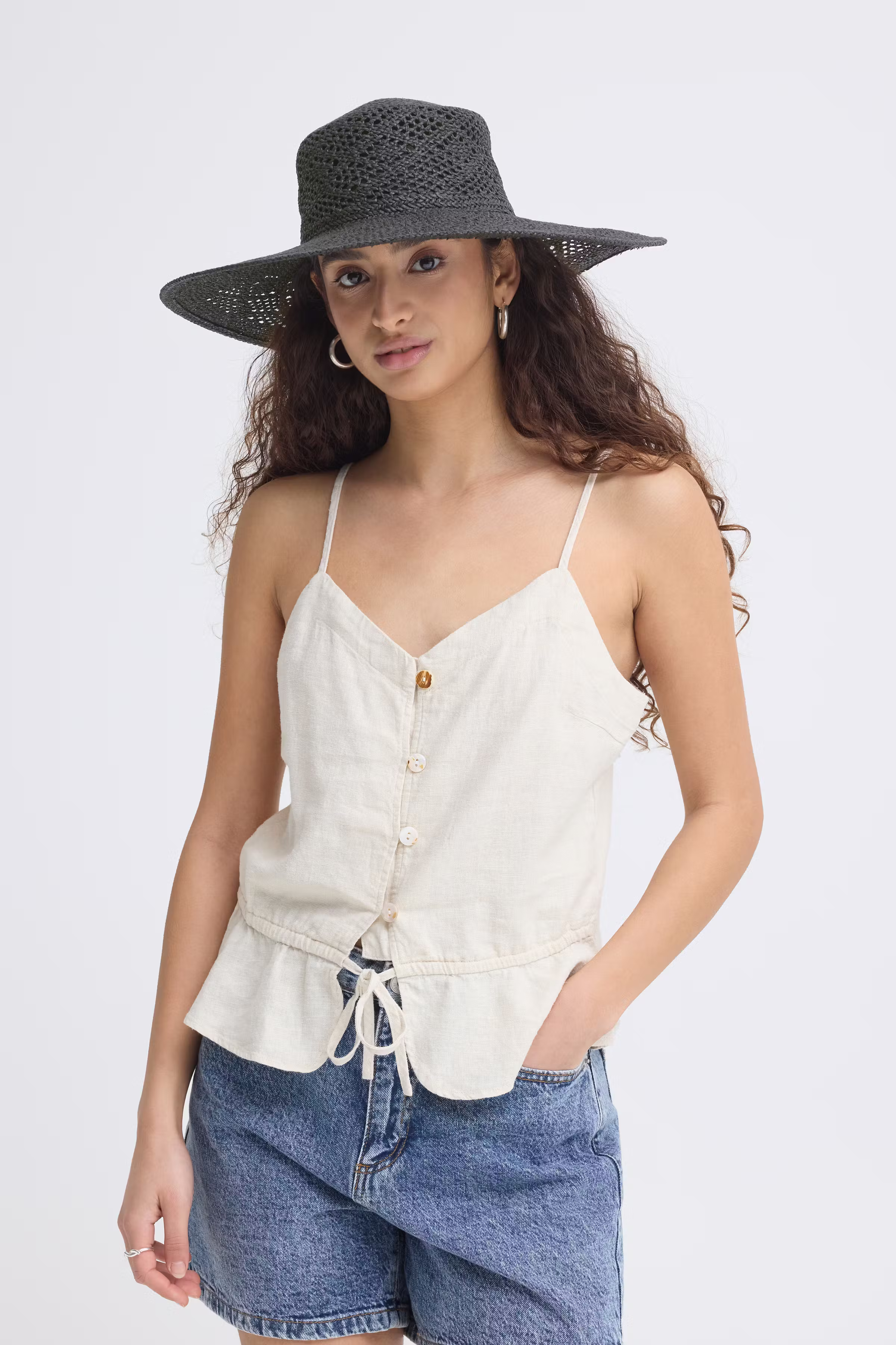 IAMAGGIE Hatt LOOKBOOK FRONT 20125735-194008