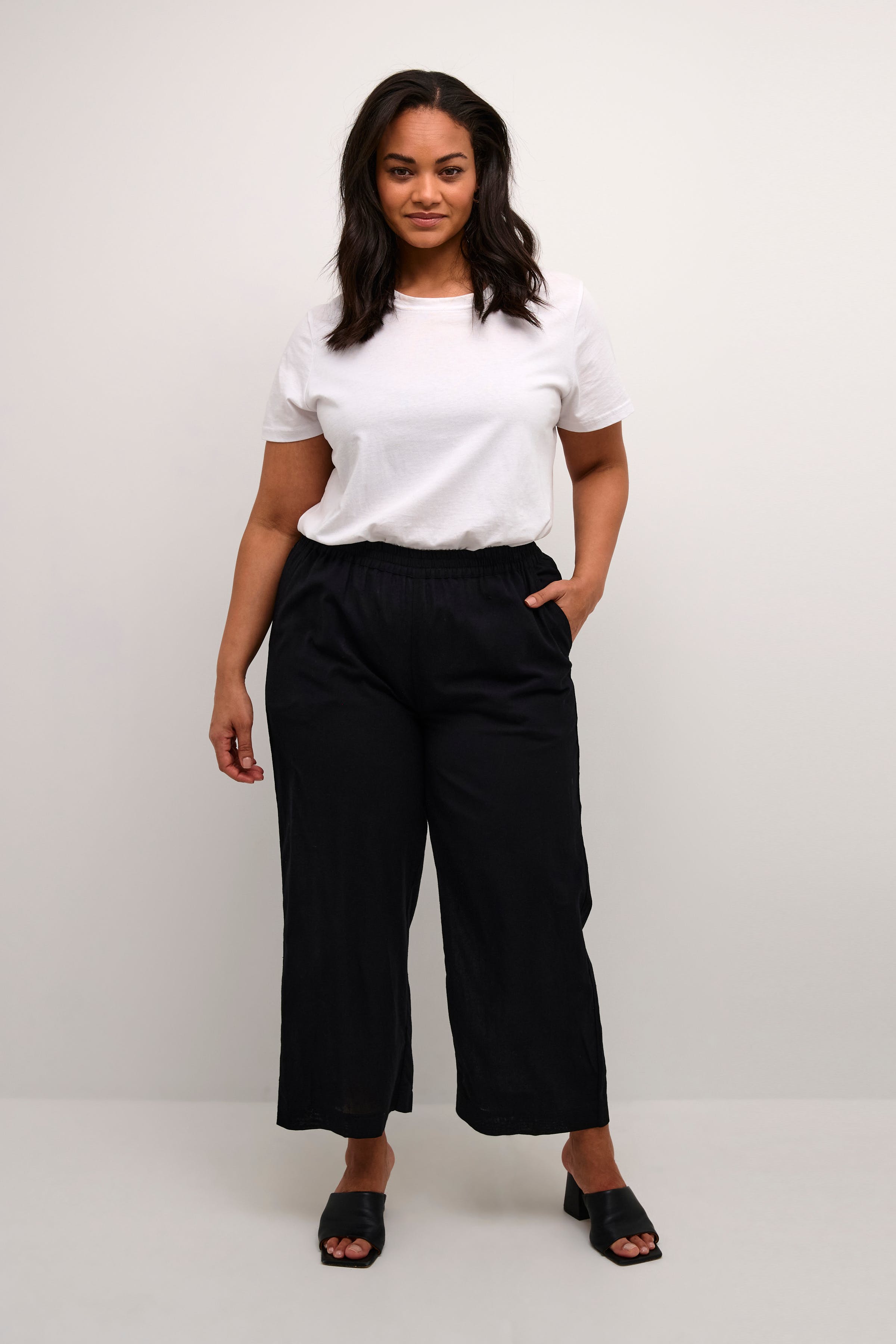 KCvicca Trousers LOOKBOOK FRONT 10582690-100121
