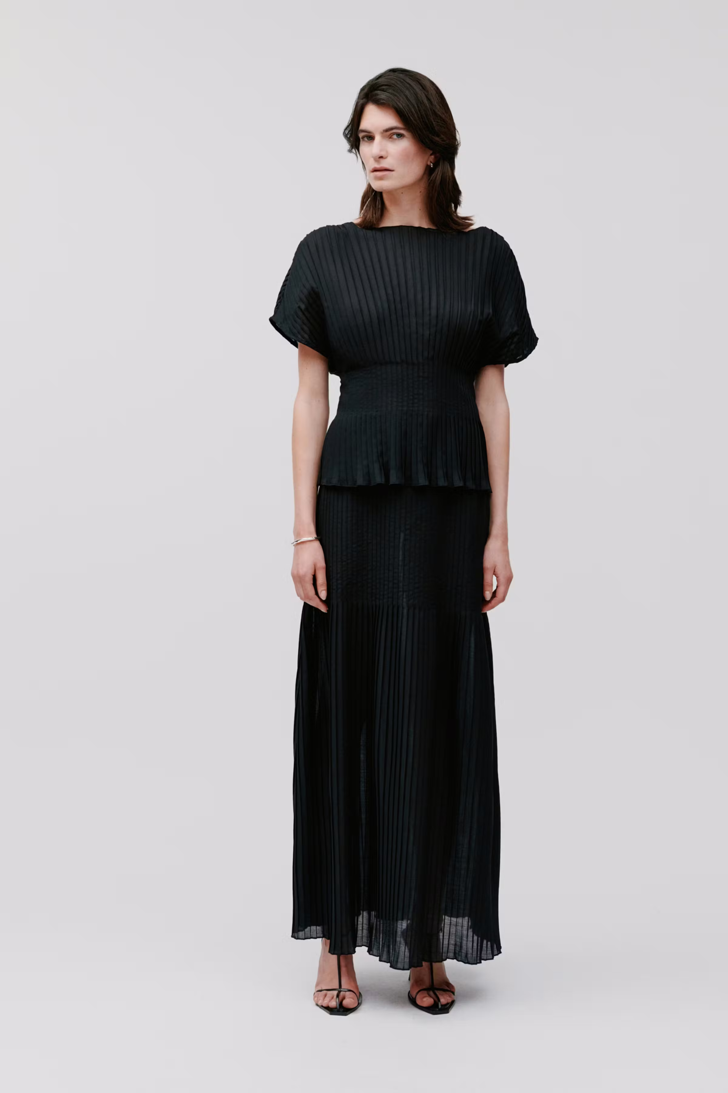 TAYE Top LOOKBOOK FRONT 30600736-BK999