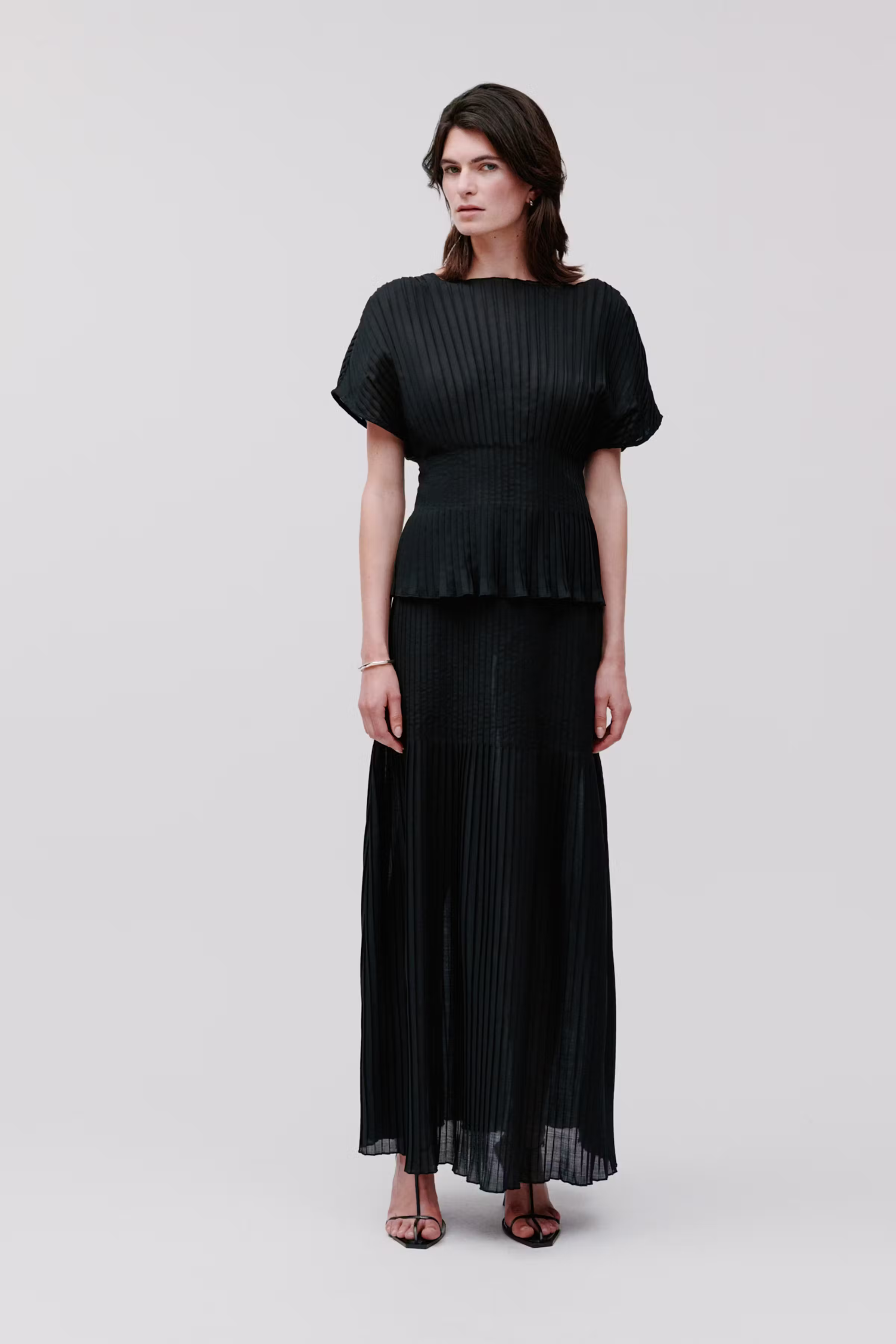 IOTAYE Top LOOKBOOK FRONT 30600736-BK999