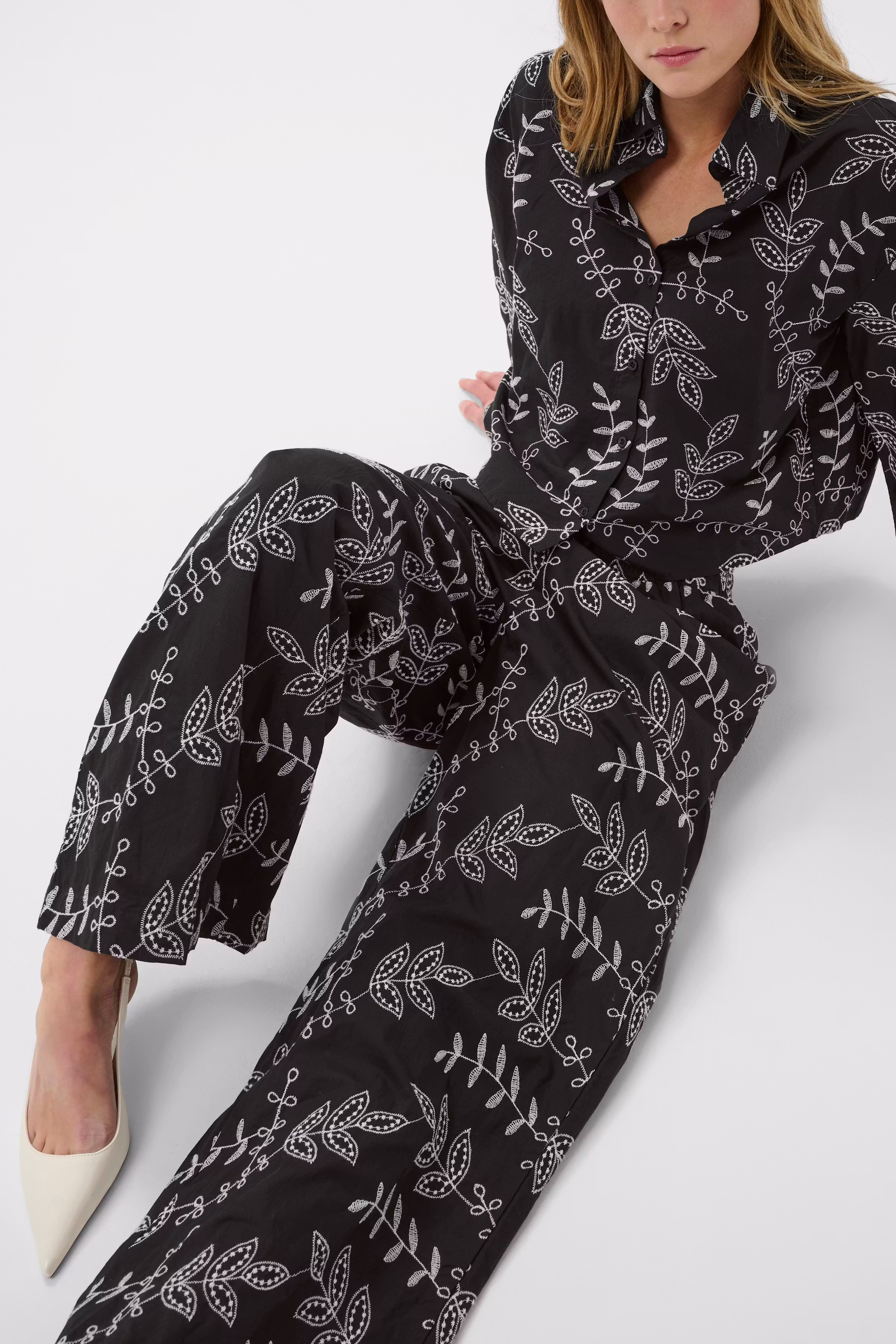 KAelora Byxor LOOKBOOK DETAIL 10511310-109006