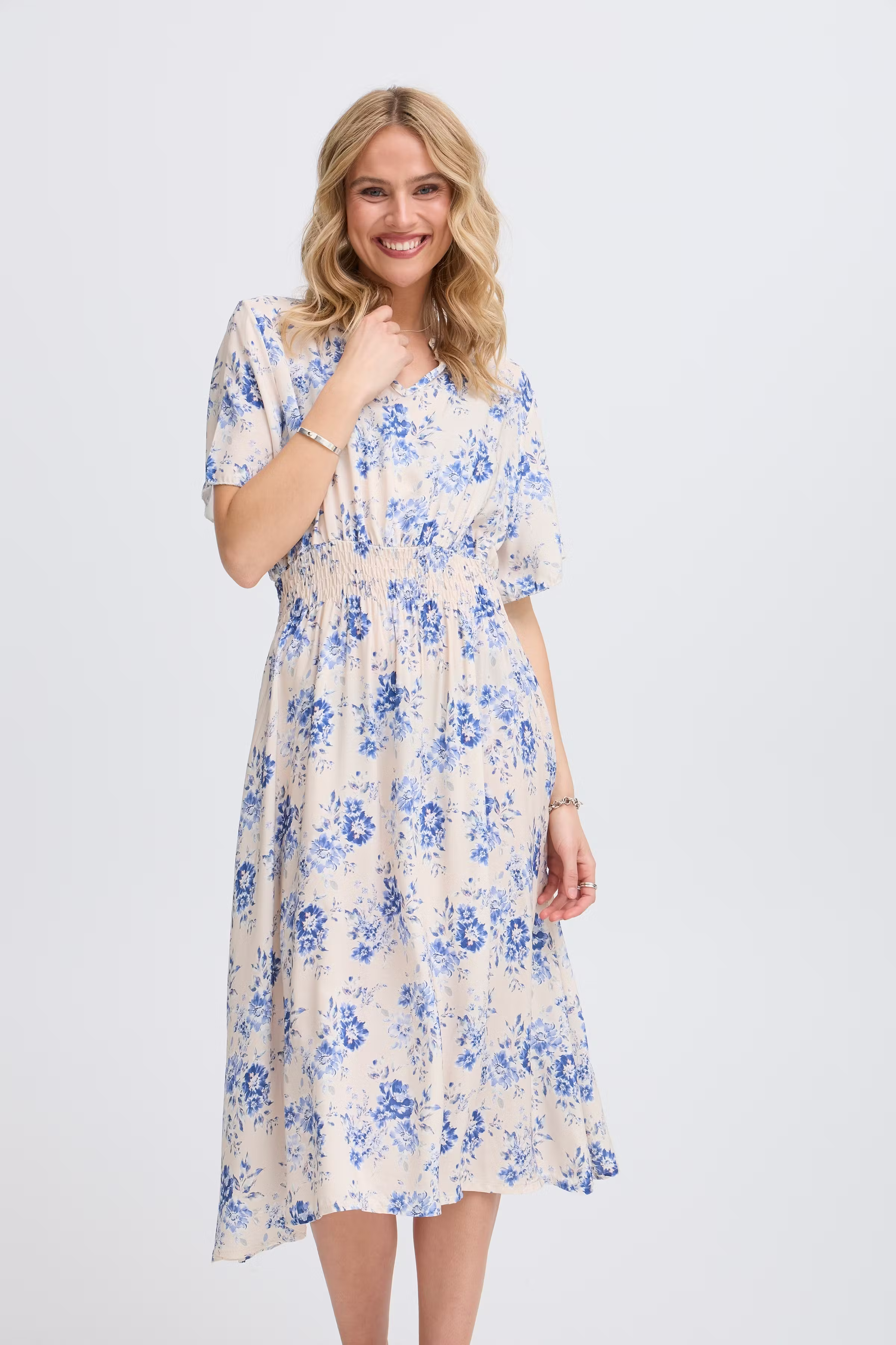 SBGILANA Kjole LOOKBOOK FRONT 22101002-203403