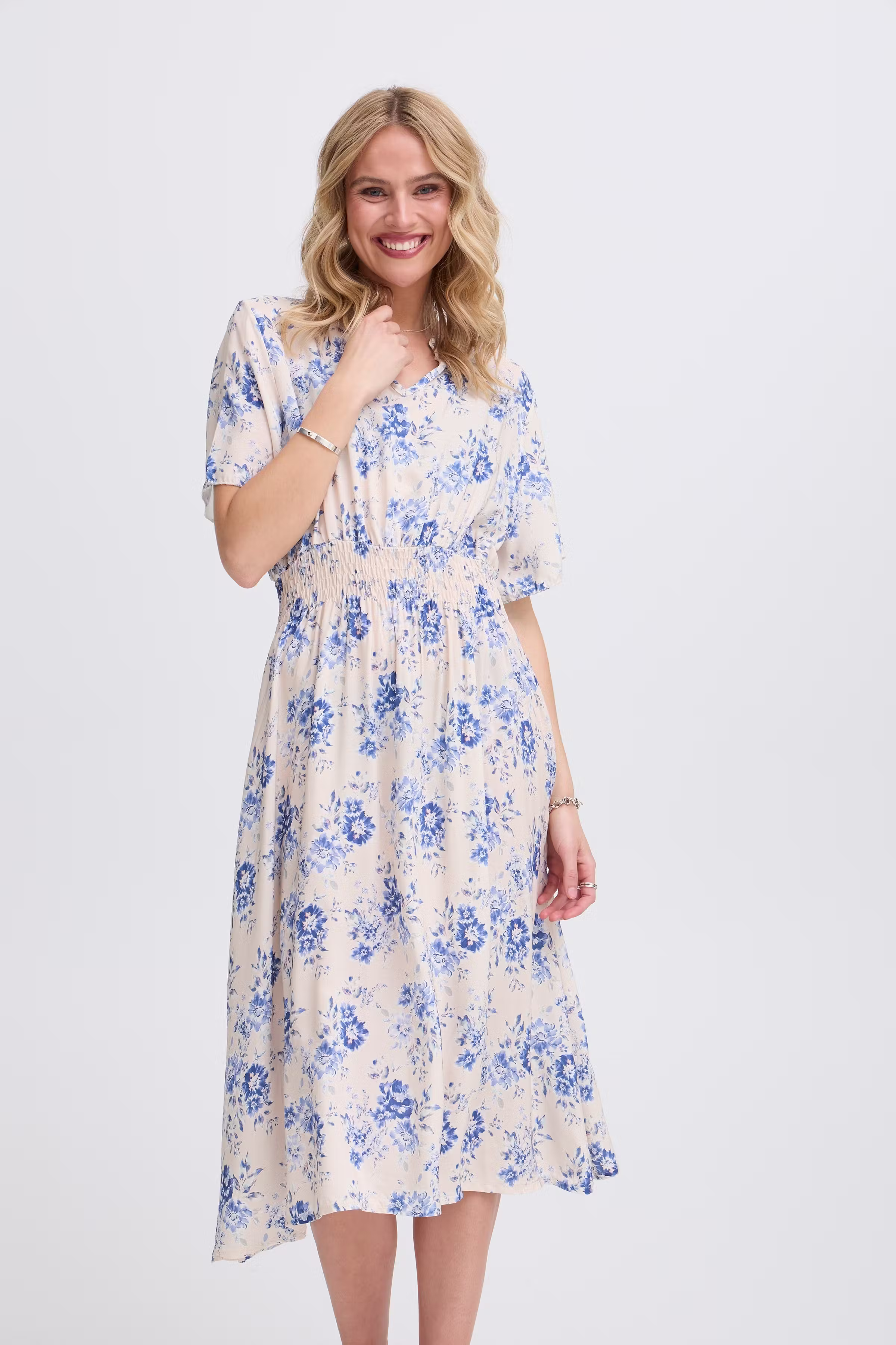 SBGILANA Kjole LOOKBOOK FRONT 22101002-203403