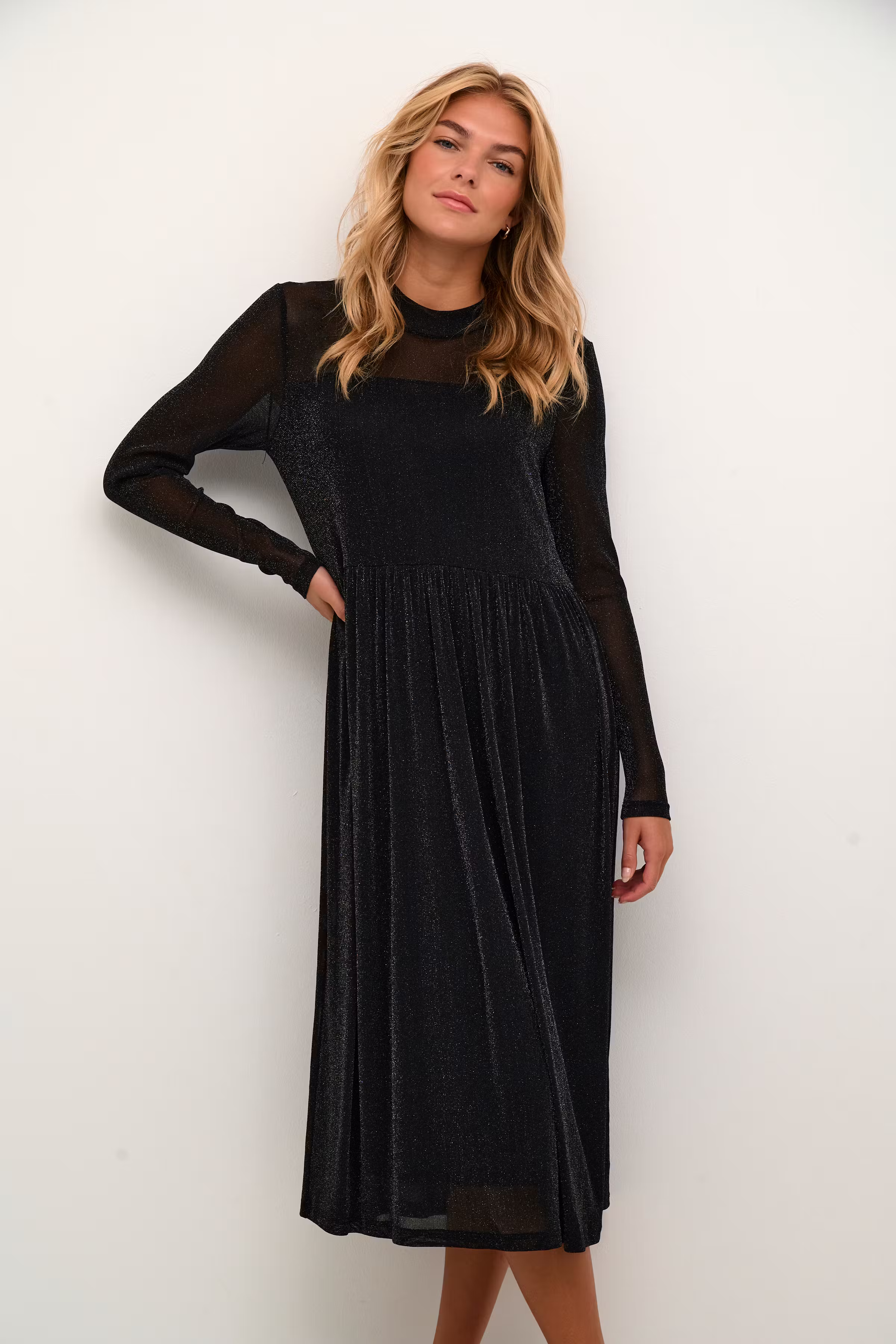 KAolga Glimmerkjole LOOKBOOK FRONT 10508322-100121