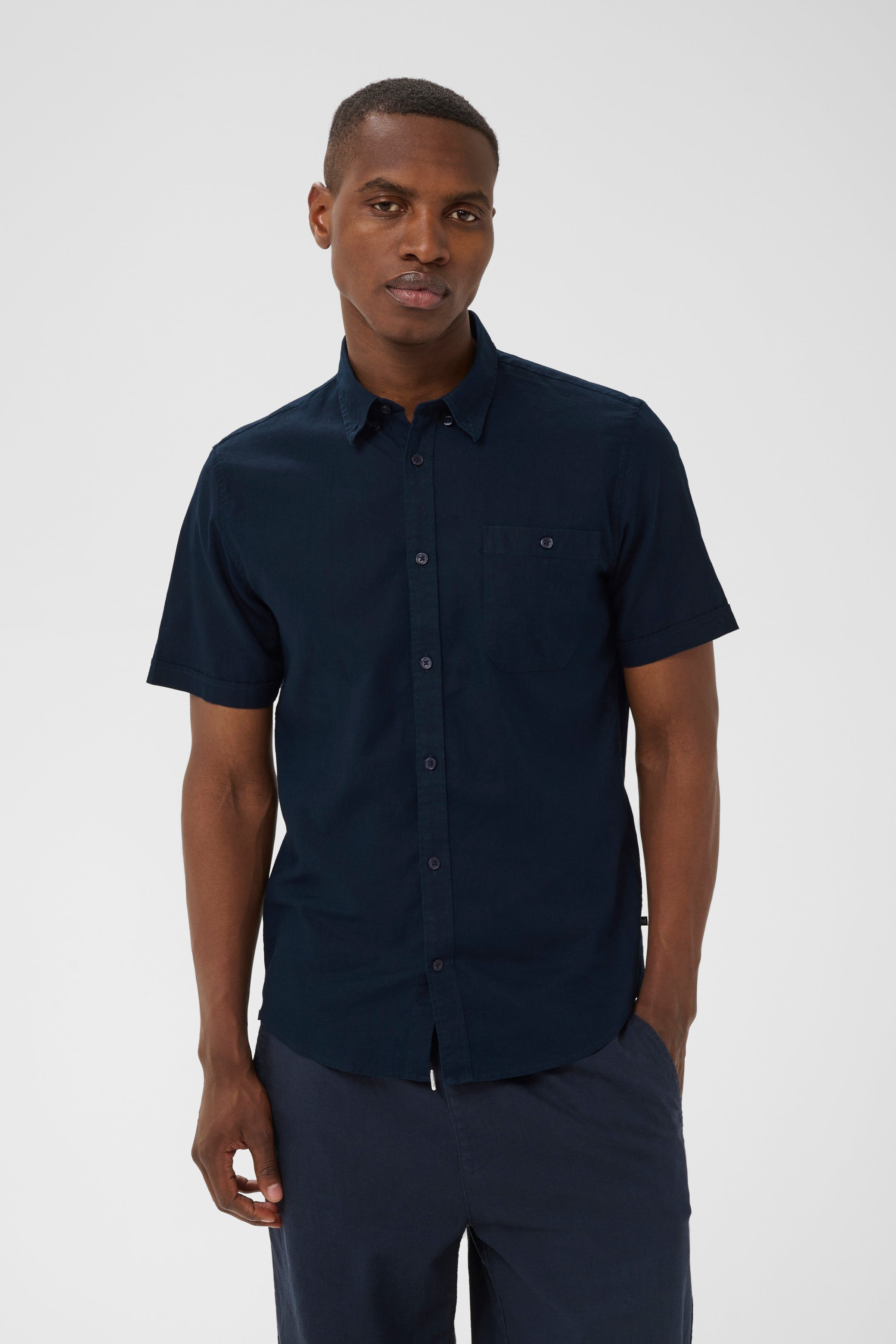 MAtrostol Shirt LOOKBOOK FRONT 30206086-194011