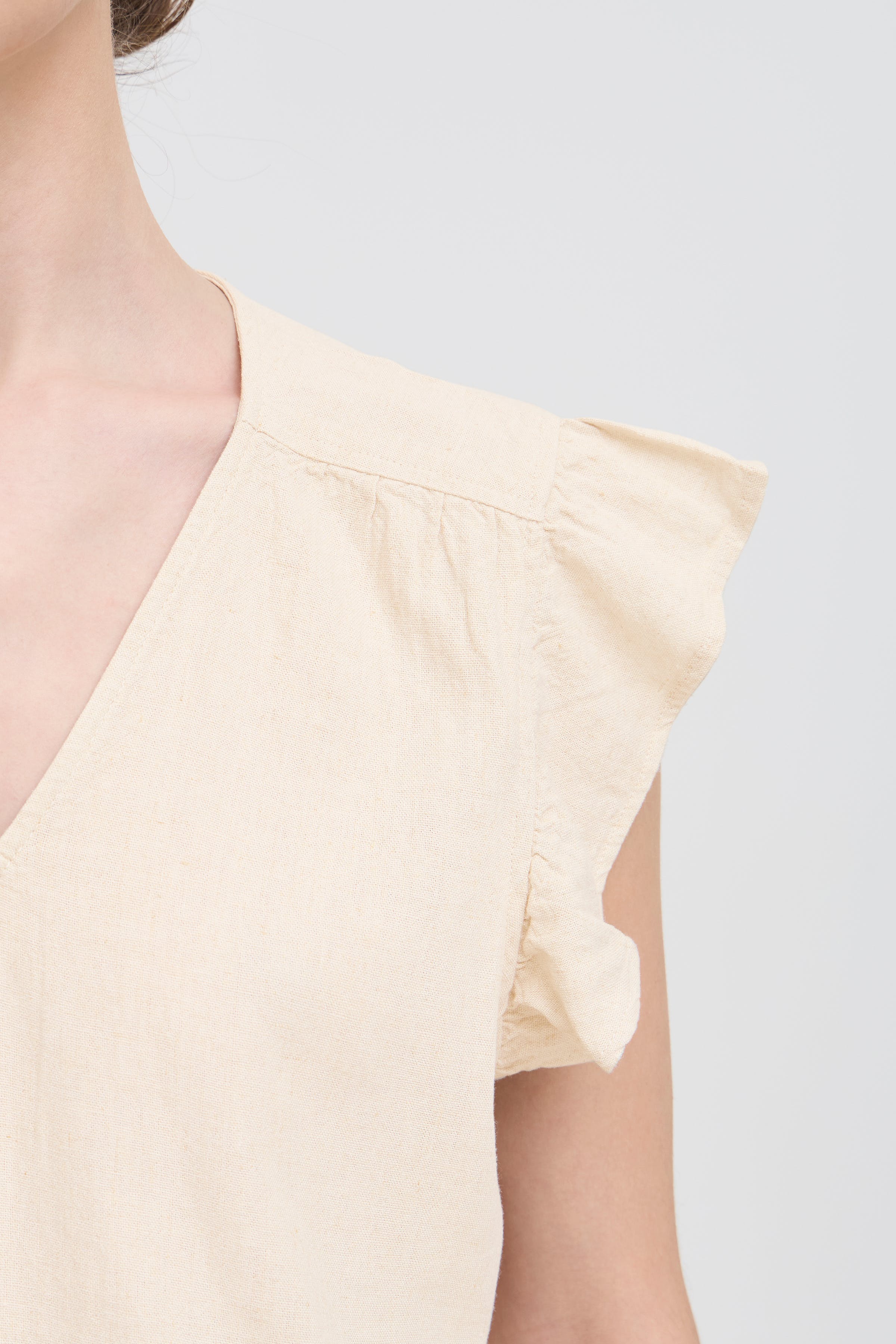 IHLINNO Mouwloos shirt LOOKBOOK DETAIL 20122924-204424