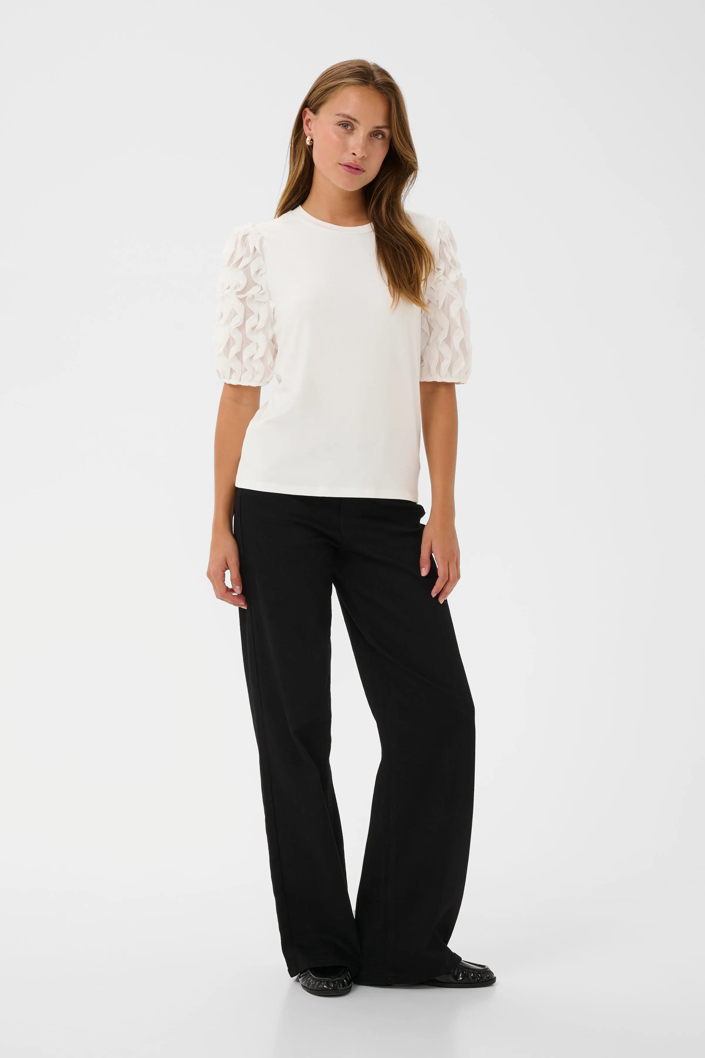 KAlinda T-shirt LOOKBOOK FRONT 10511006-110602