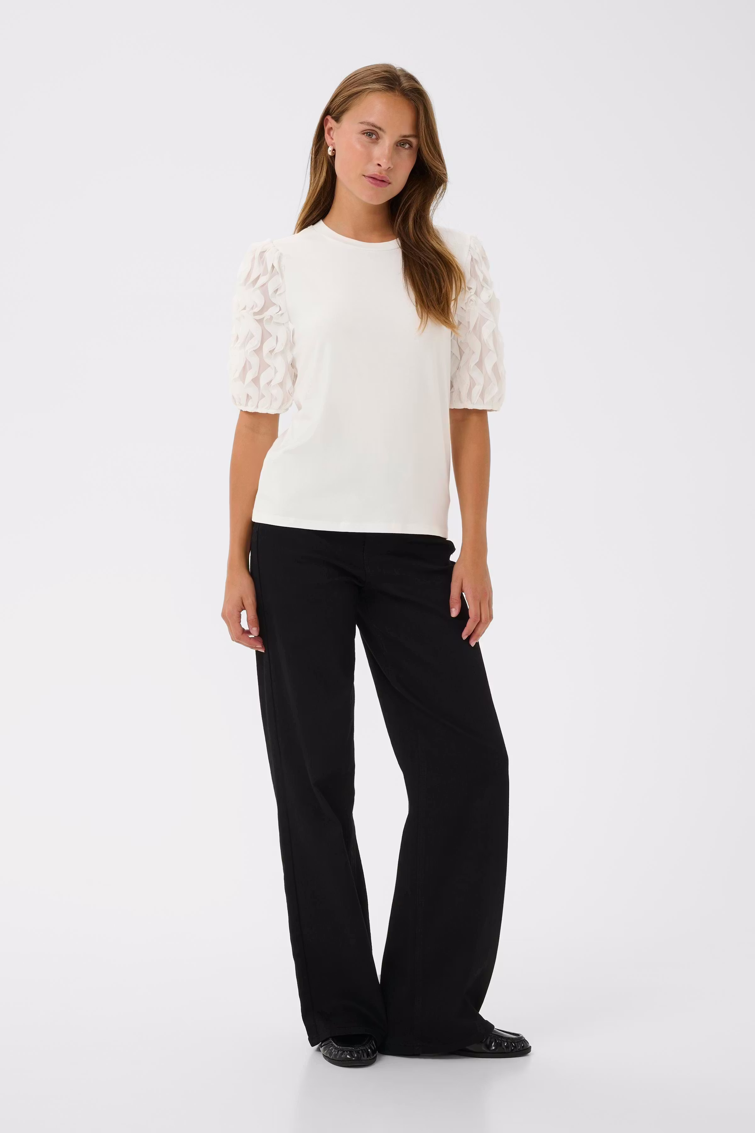 KAlinda T-shirt LOOKBOOK FRONT 10511006-110602