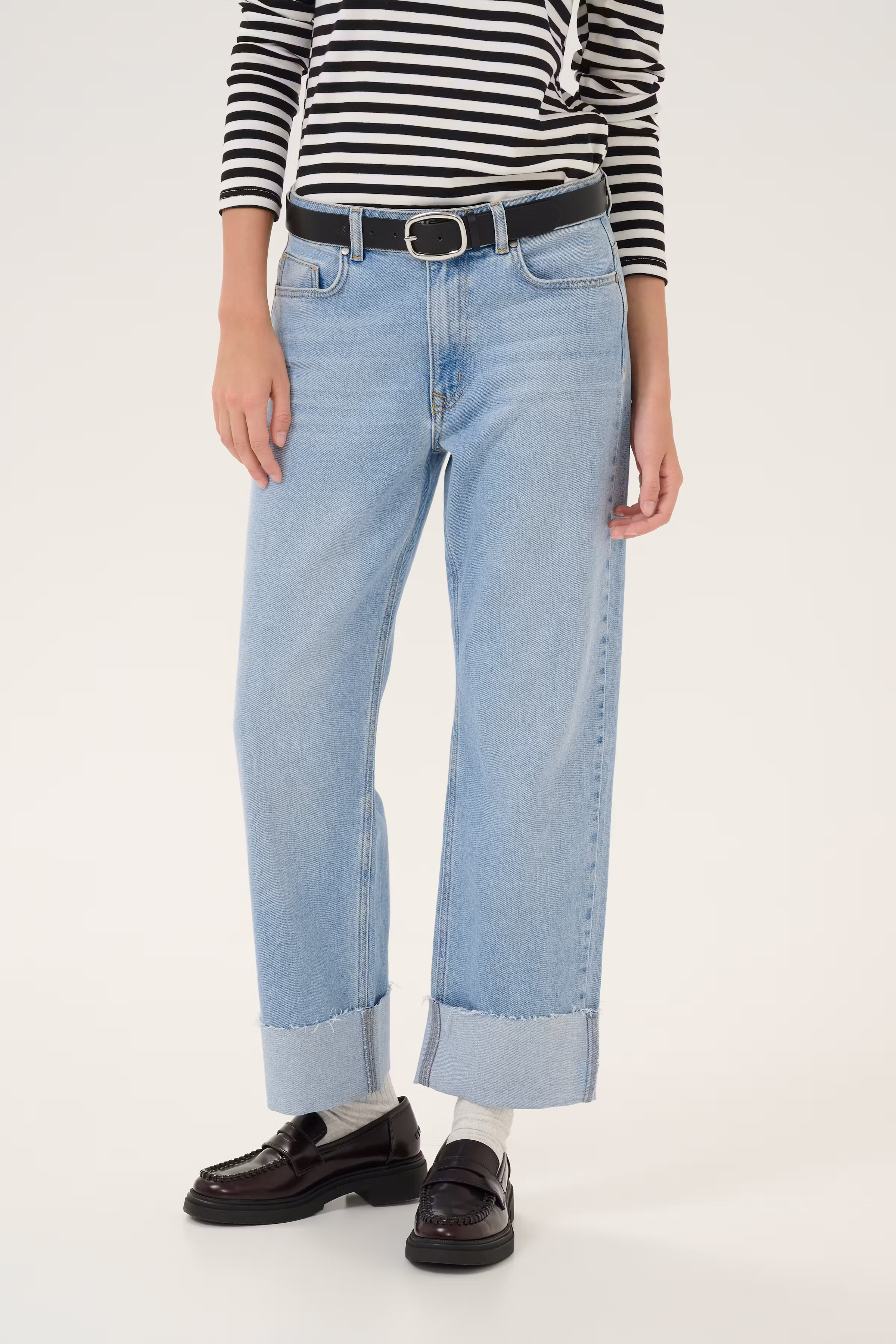 DallasMW Straight jeans LOOKBOOK FRONT 10704172-100045