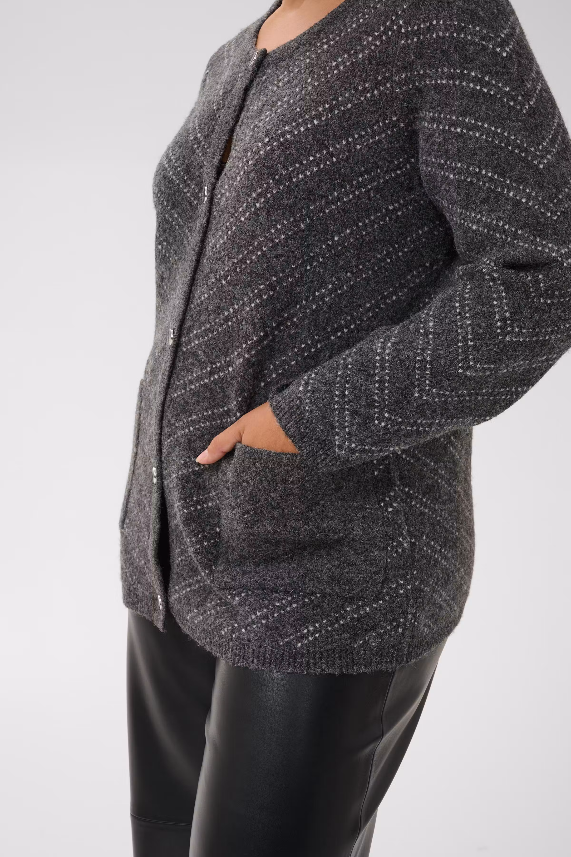 KChilma Cardigan LOOKBOOK DETAIL 10584600-1000114