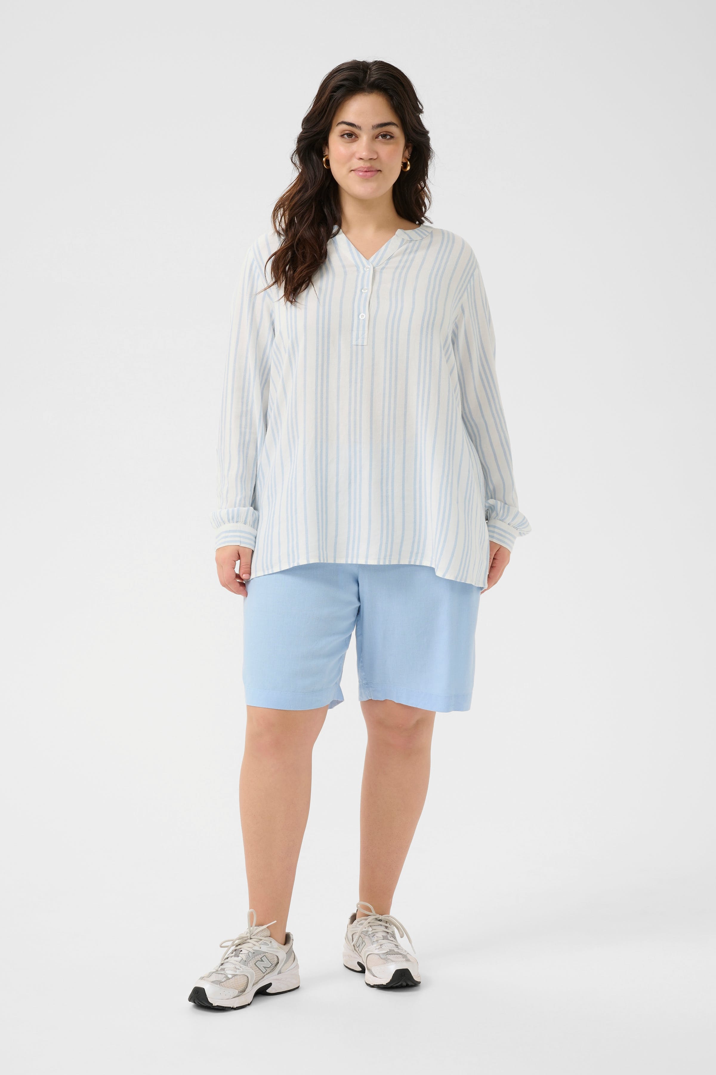 KCmille Linen Blouse LOOKBOOK FRONT 10582215-107740