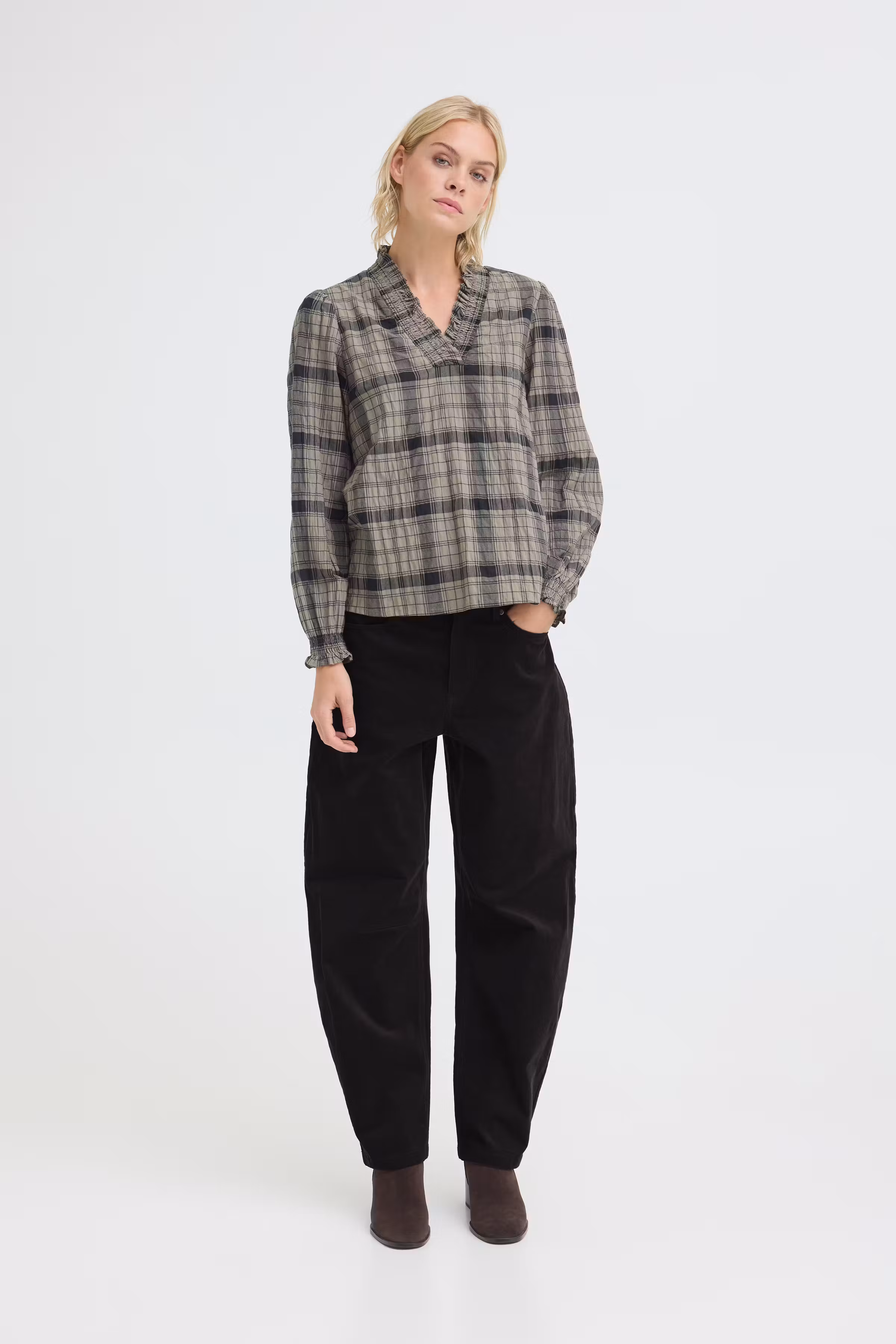 PZSALLY Bukser LOOKBOOK FRONT 50210764-191103