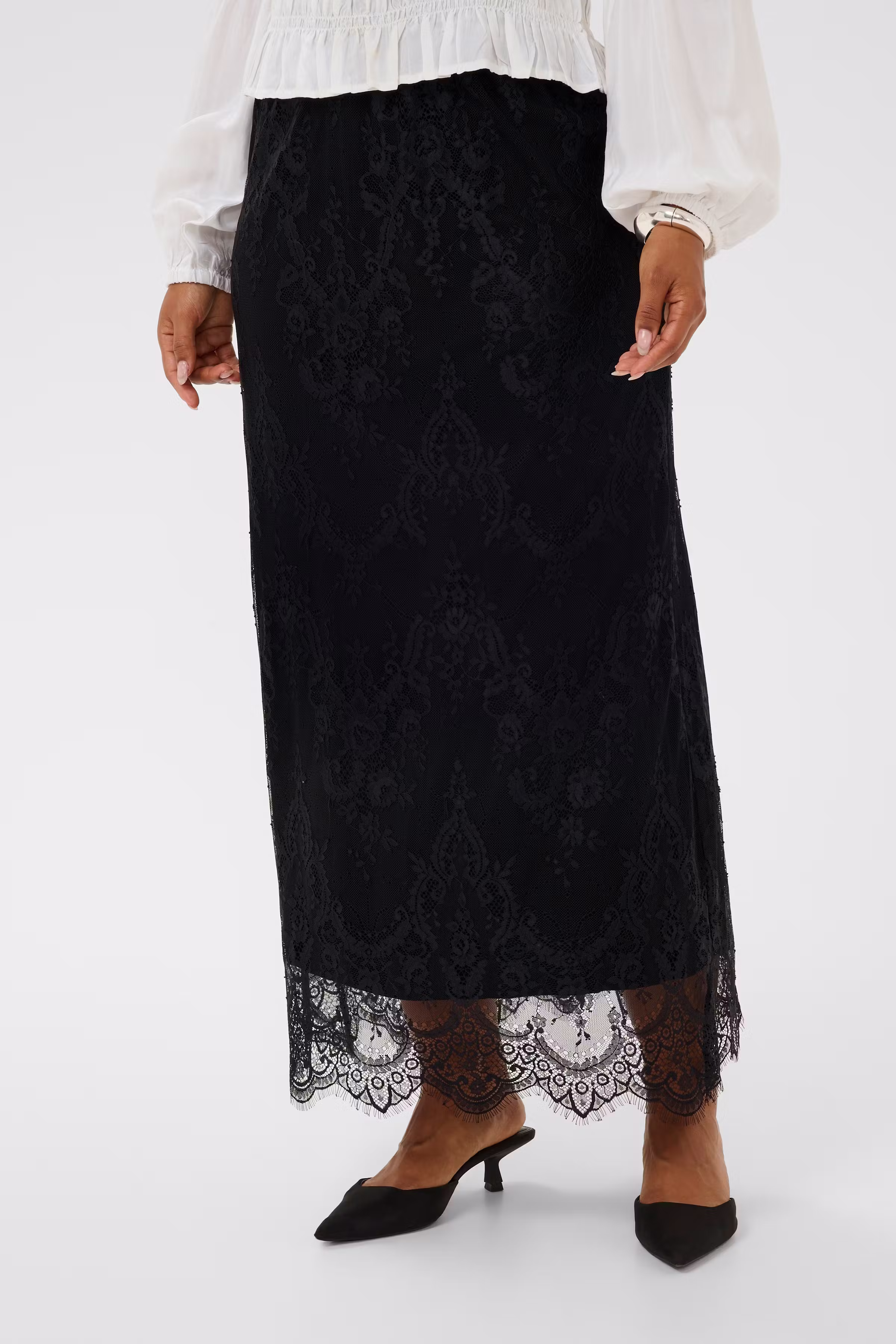 CRYumi Skirt LOOKBOOK FRONT 10615262-100120