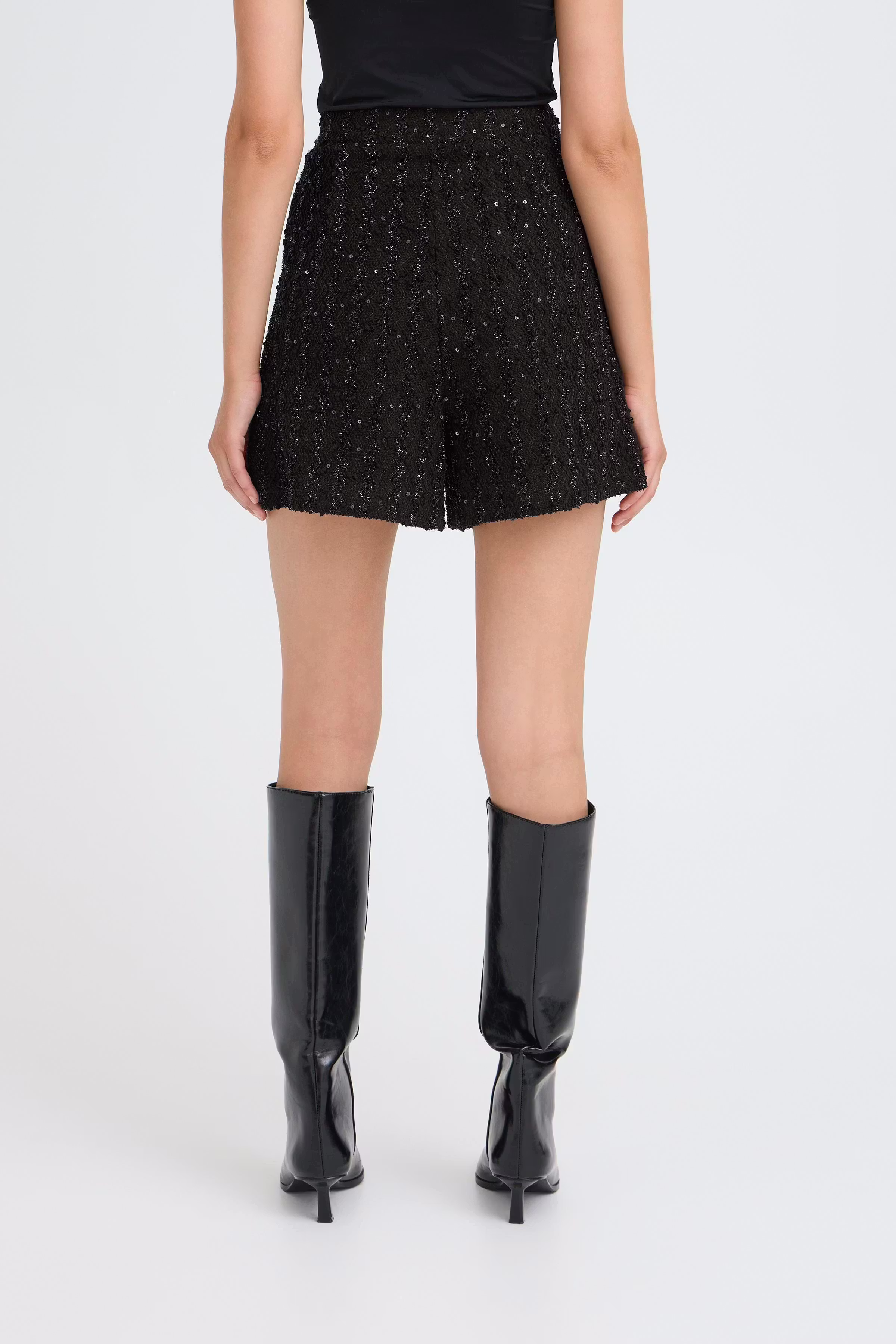 IHNINKY Shorts LOOKBOOK BACK 20124815-194008