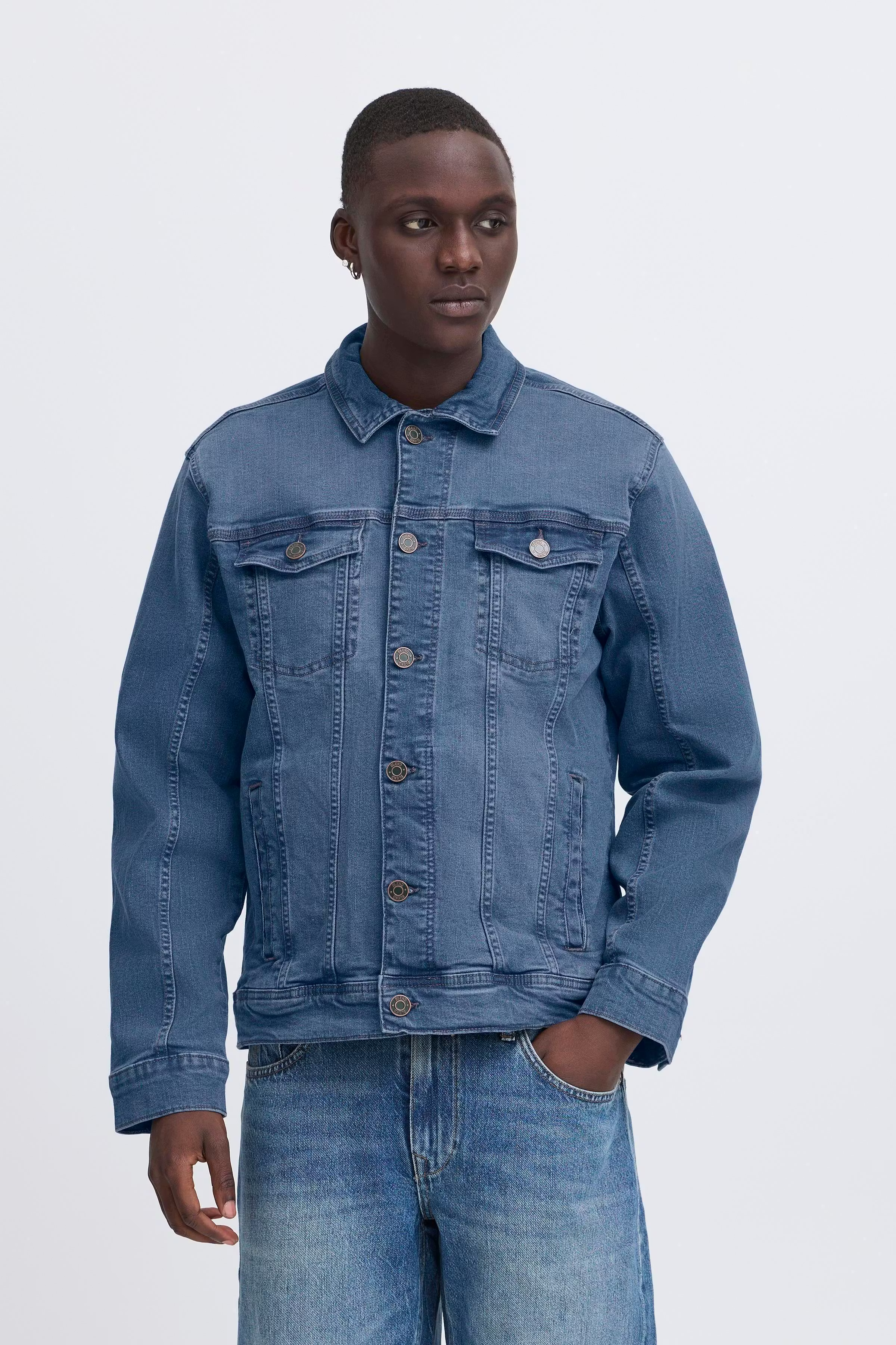 Outerwear LOOKBOOK FRONT 20710737-200291