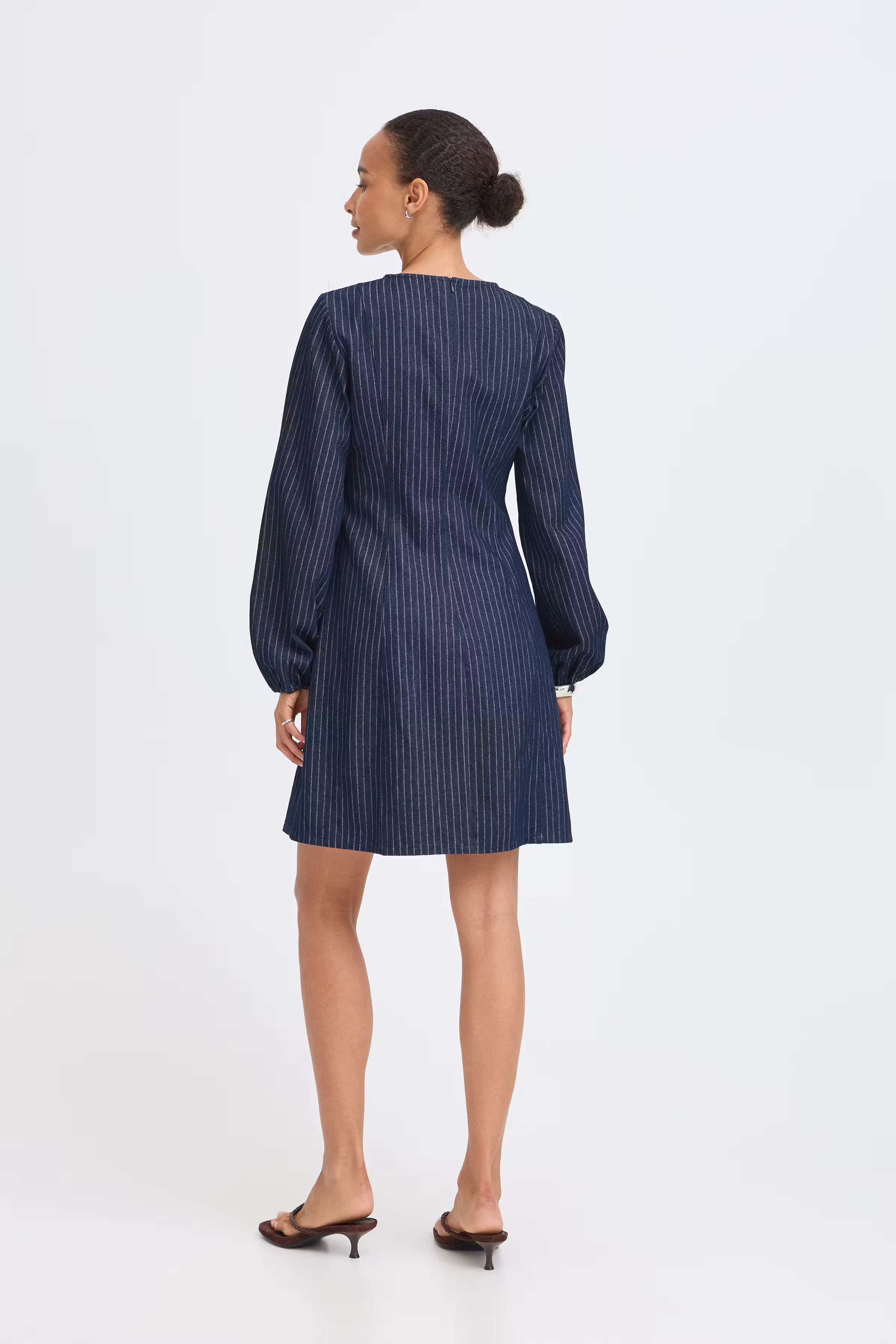 BYXKINLEY Kjole LOOKBOOK BACK 20820304-900019624