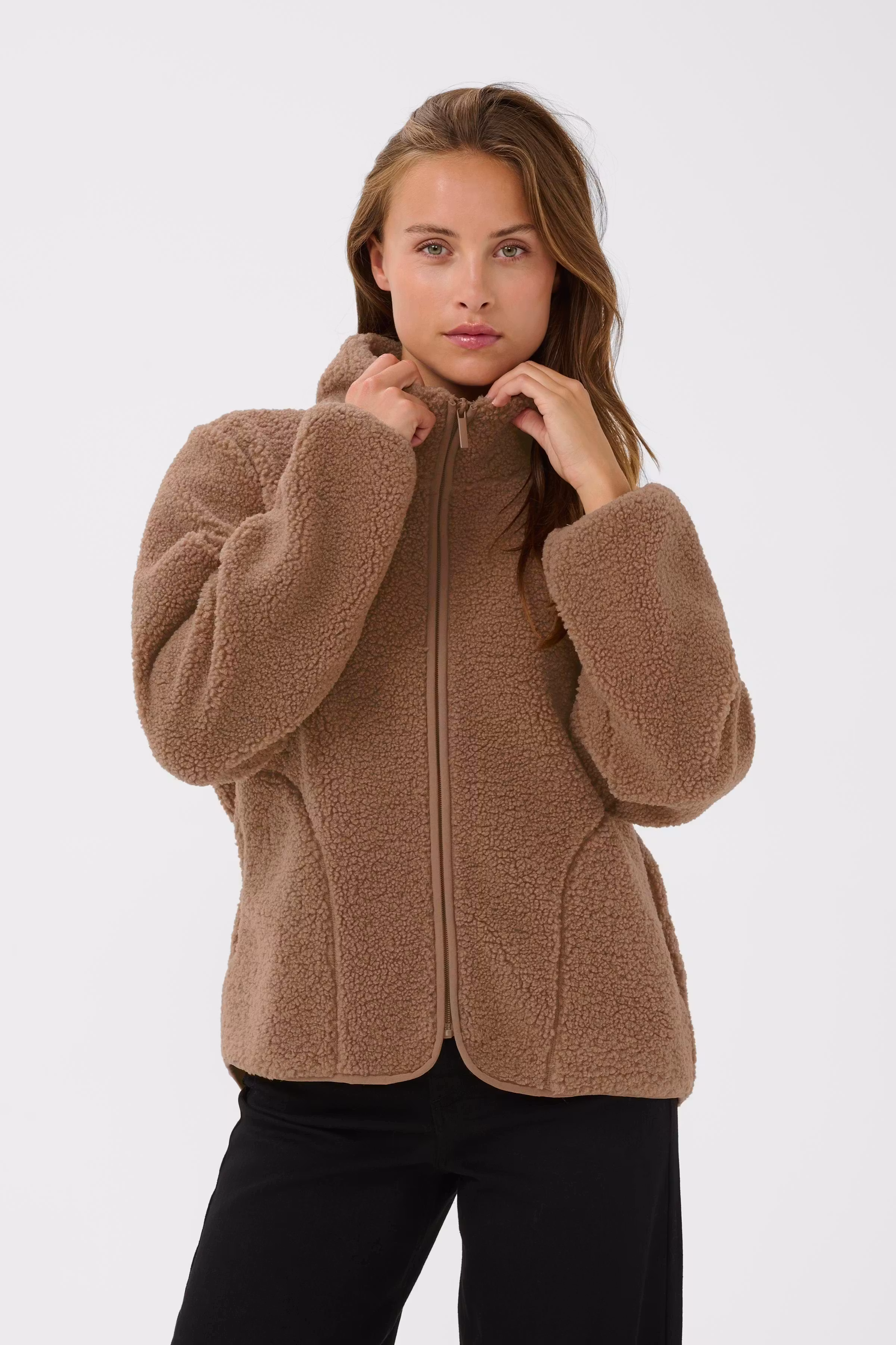 KAally Fleece LOOKBOOK FRONT 10511206-171319